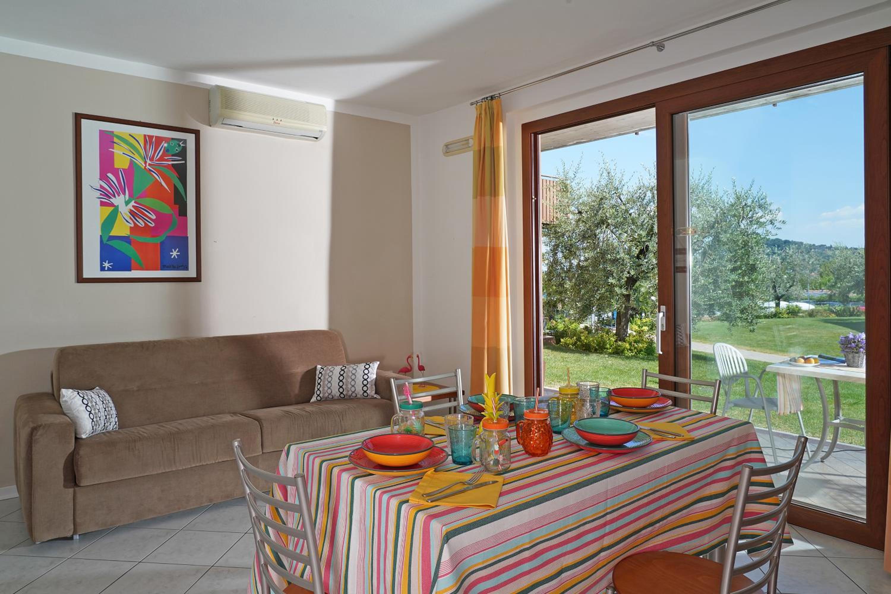 One-Bedroom Apartment (4 Adults) - Photo 8