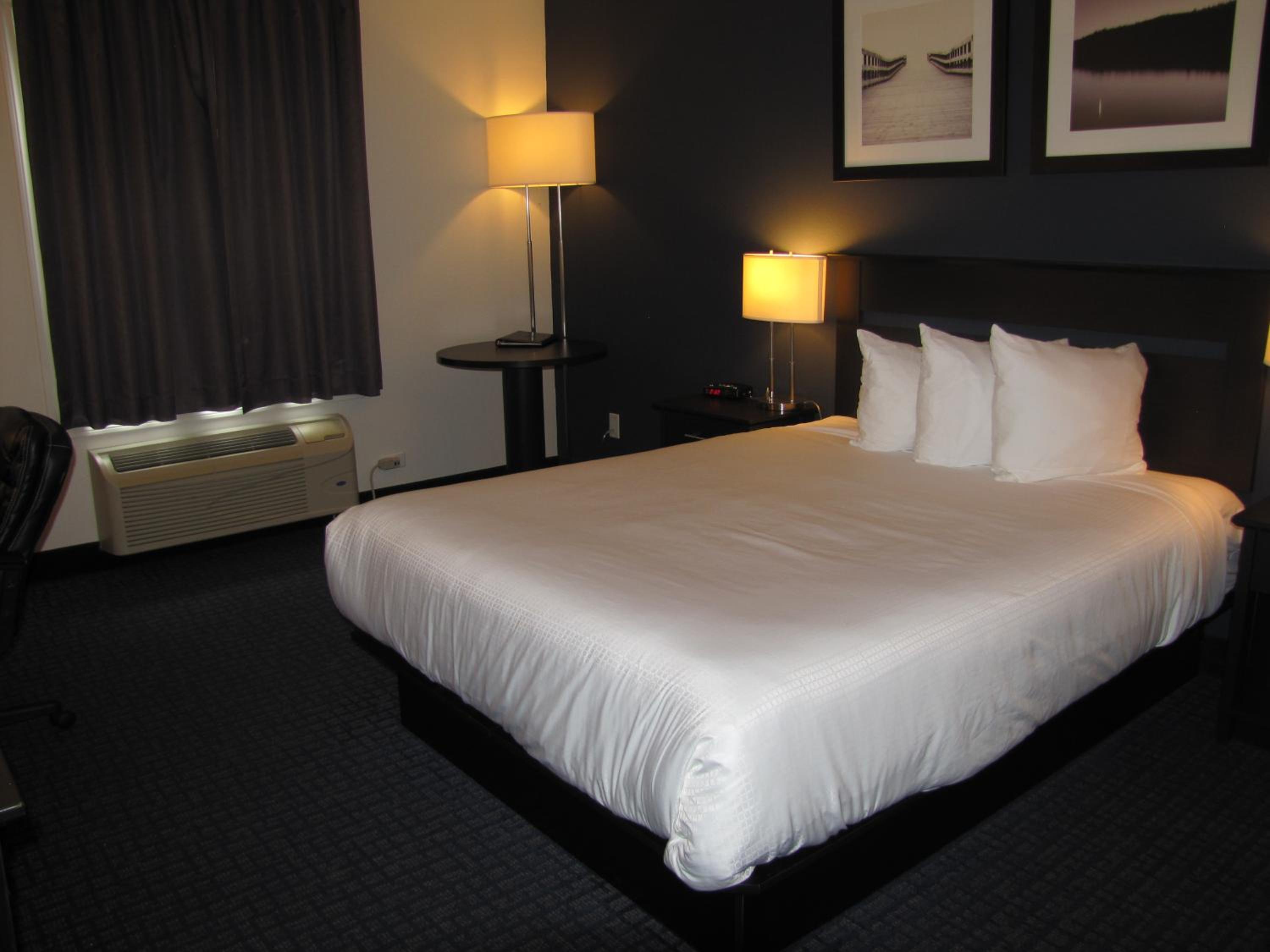 Queen Room - Non-Smoking