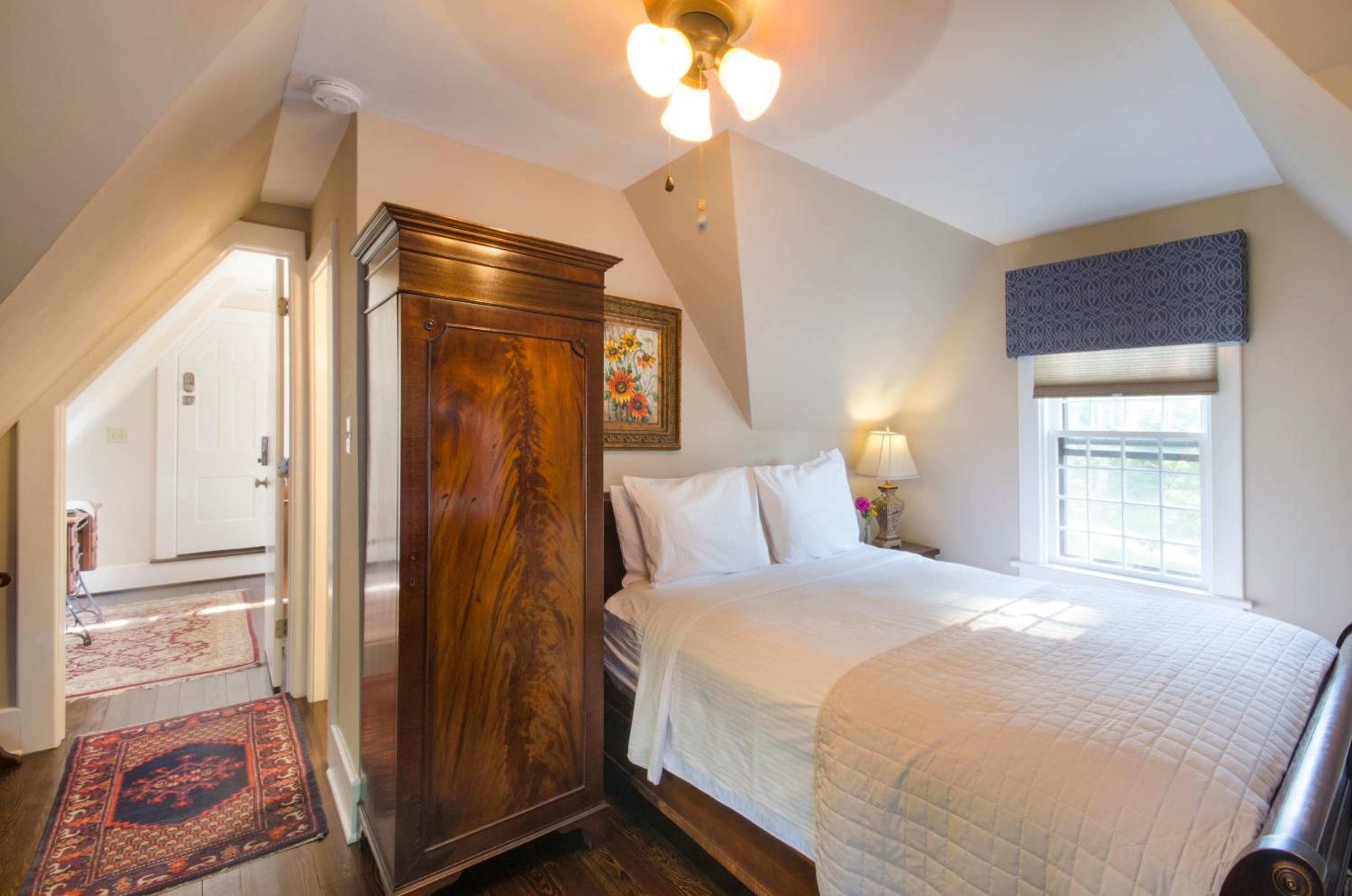 Deluxe Queen Room photo 2