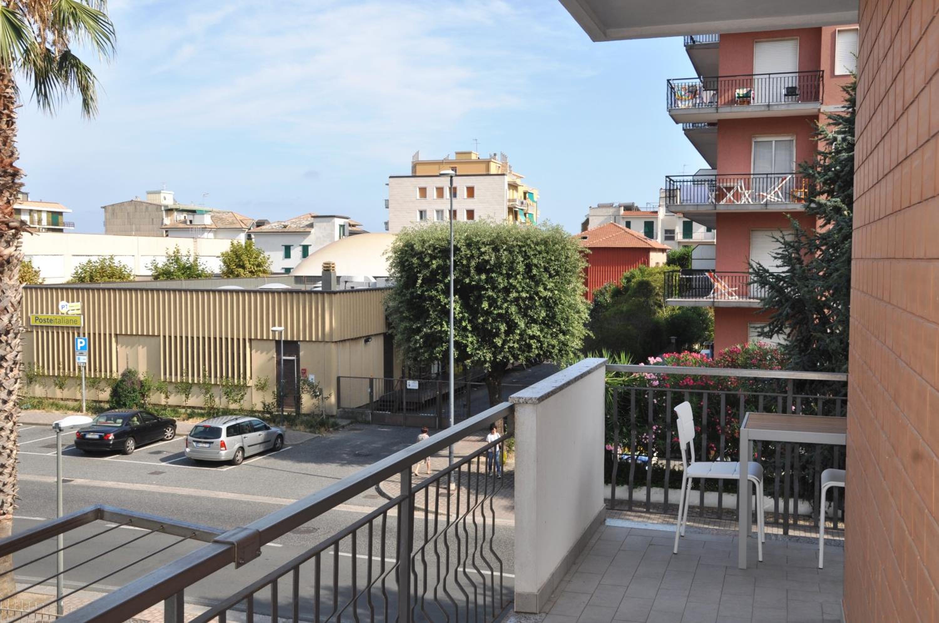 Apartment with Balcony photo 2