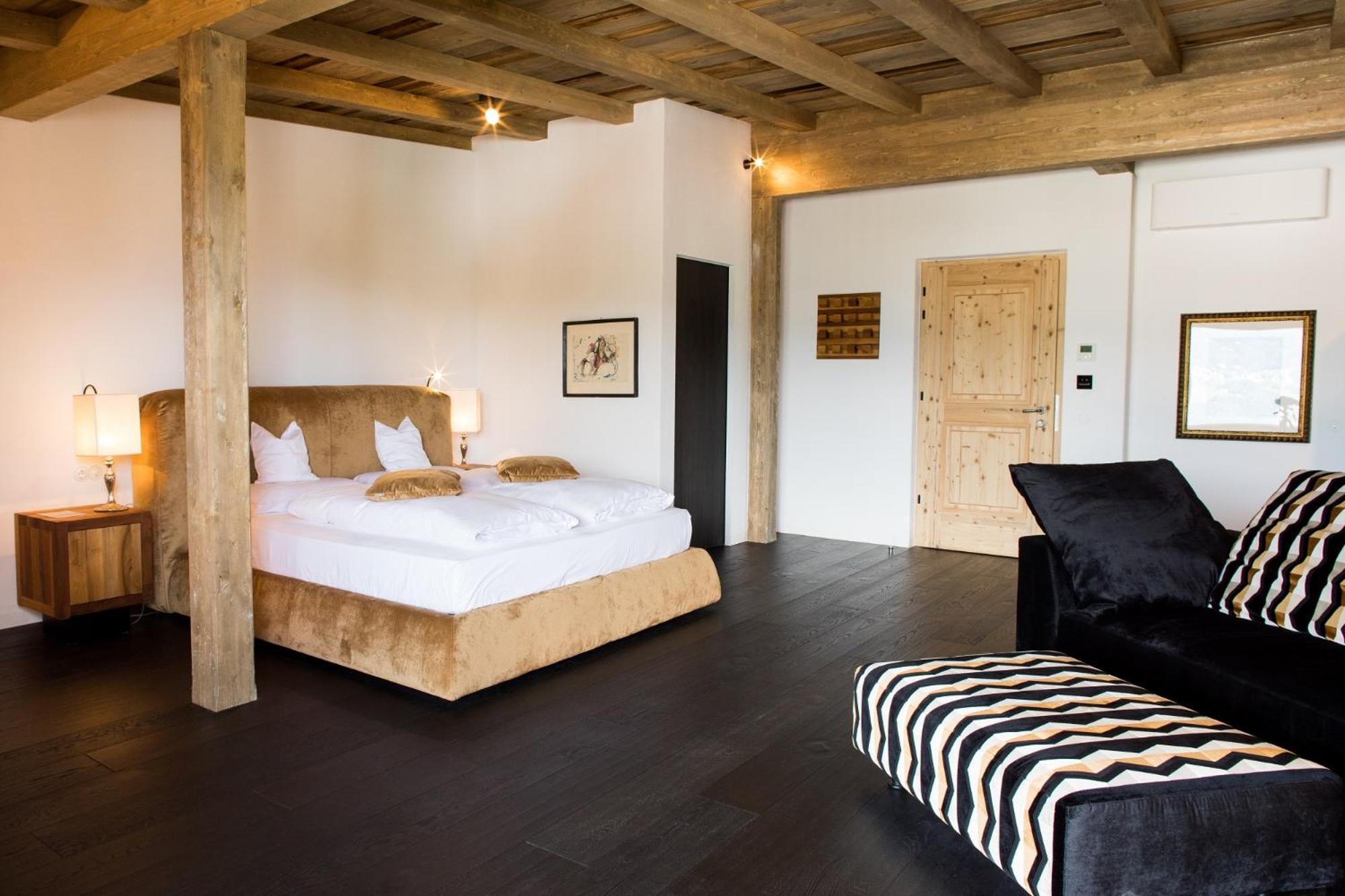 Comfort Suite photo 2