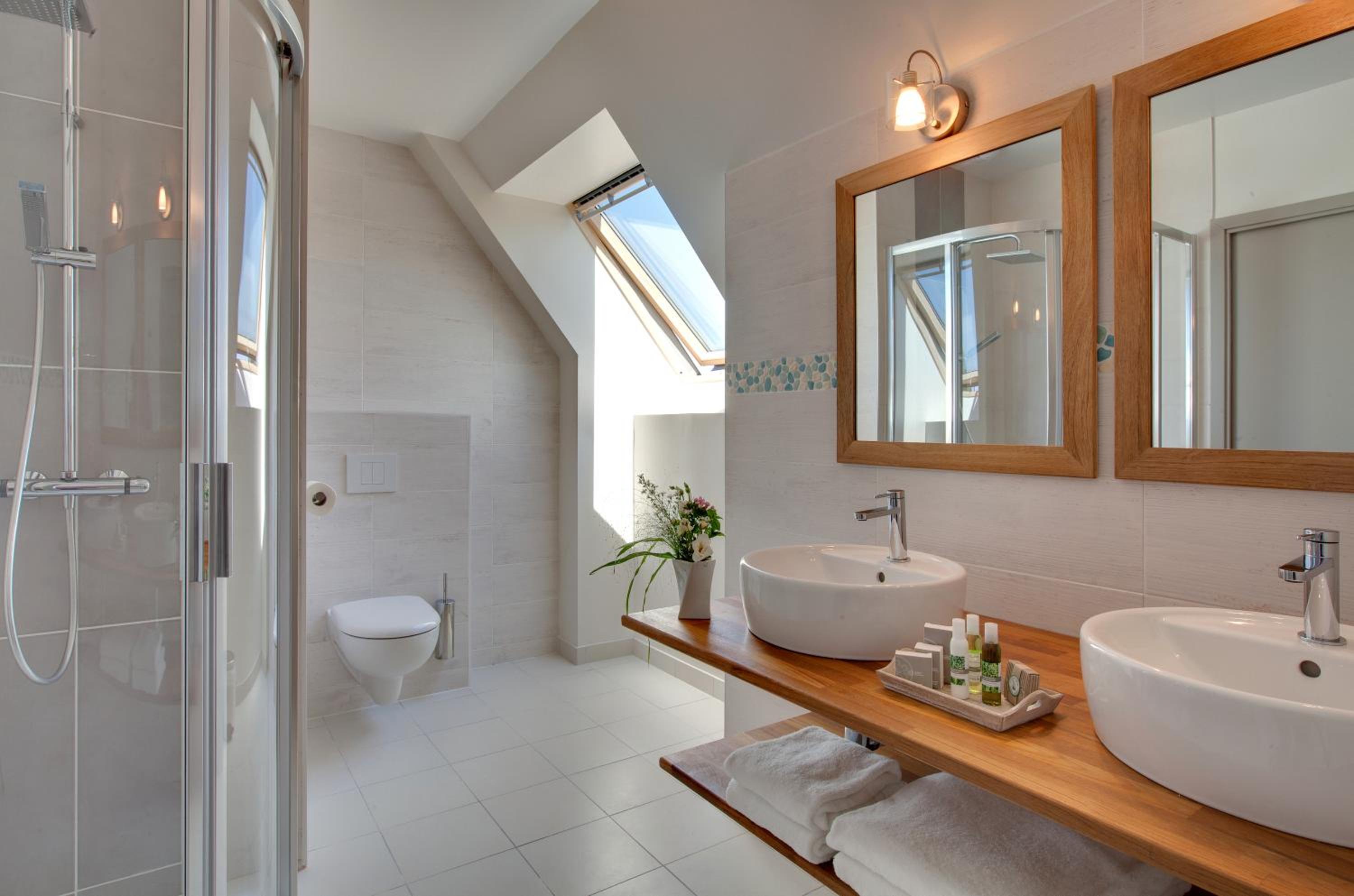 Superior Quadruple Room - Photo 9