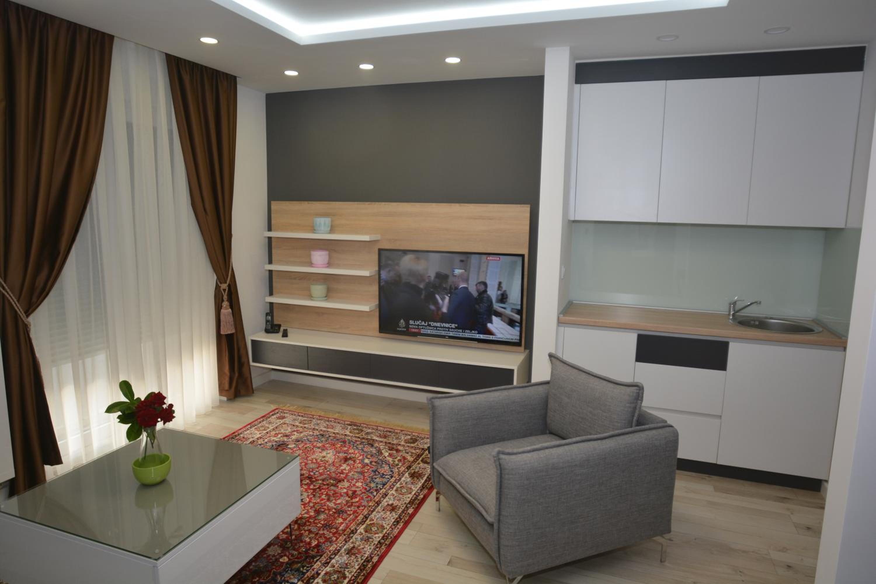 Studio Apartment