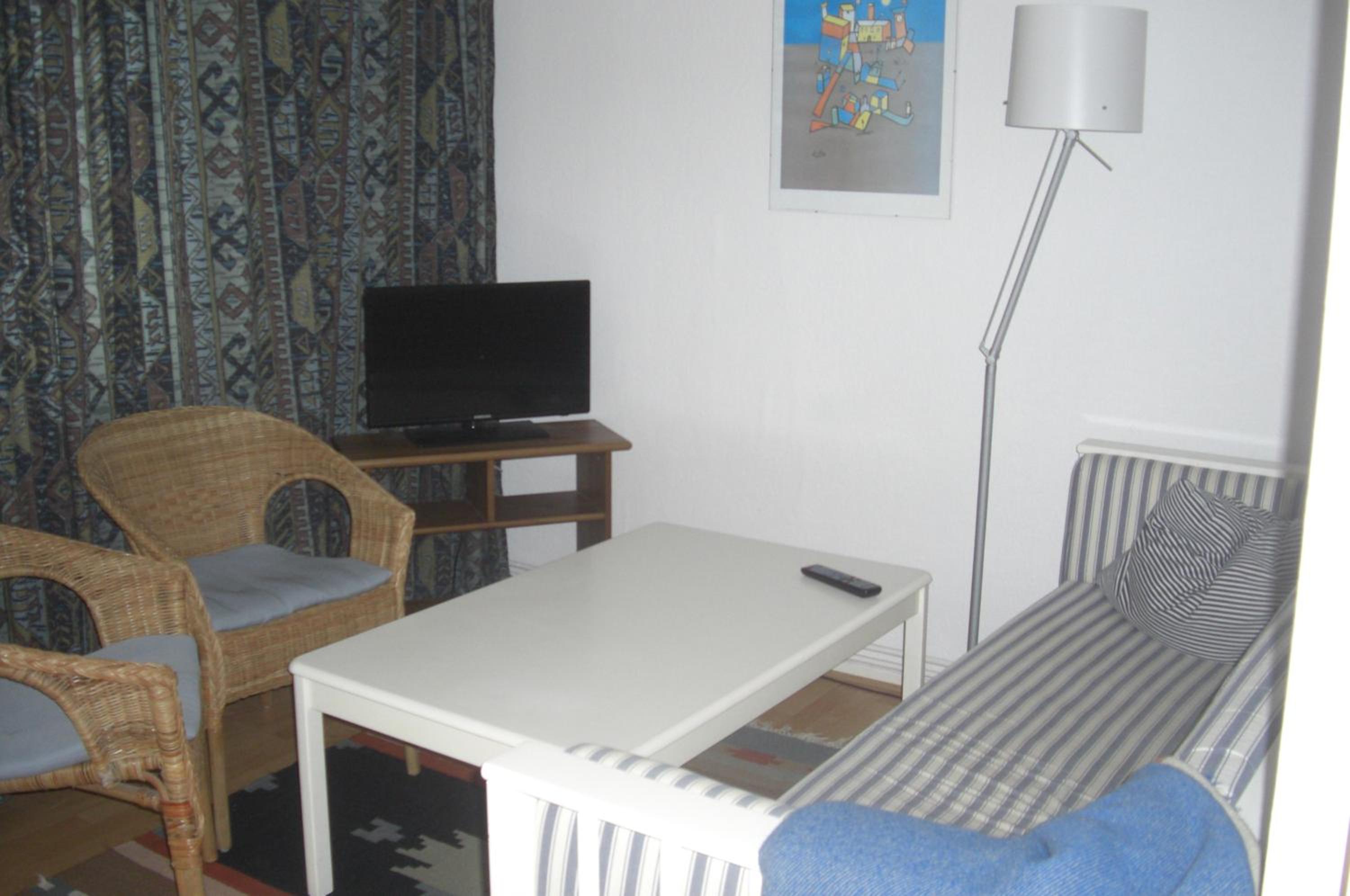 Apartment with Balcony photo 3