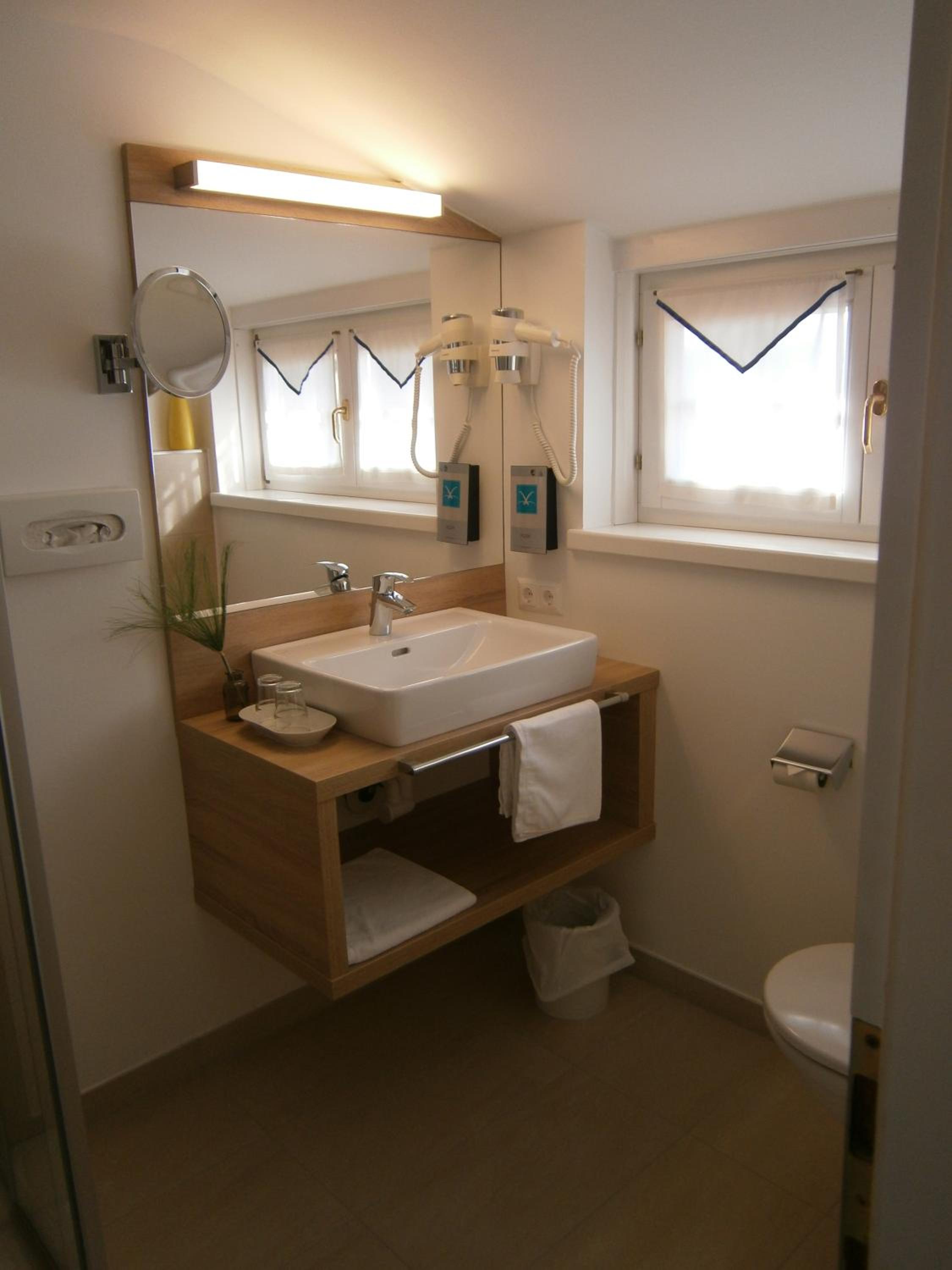 Small Single Room photo 2
