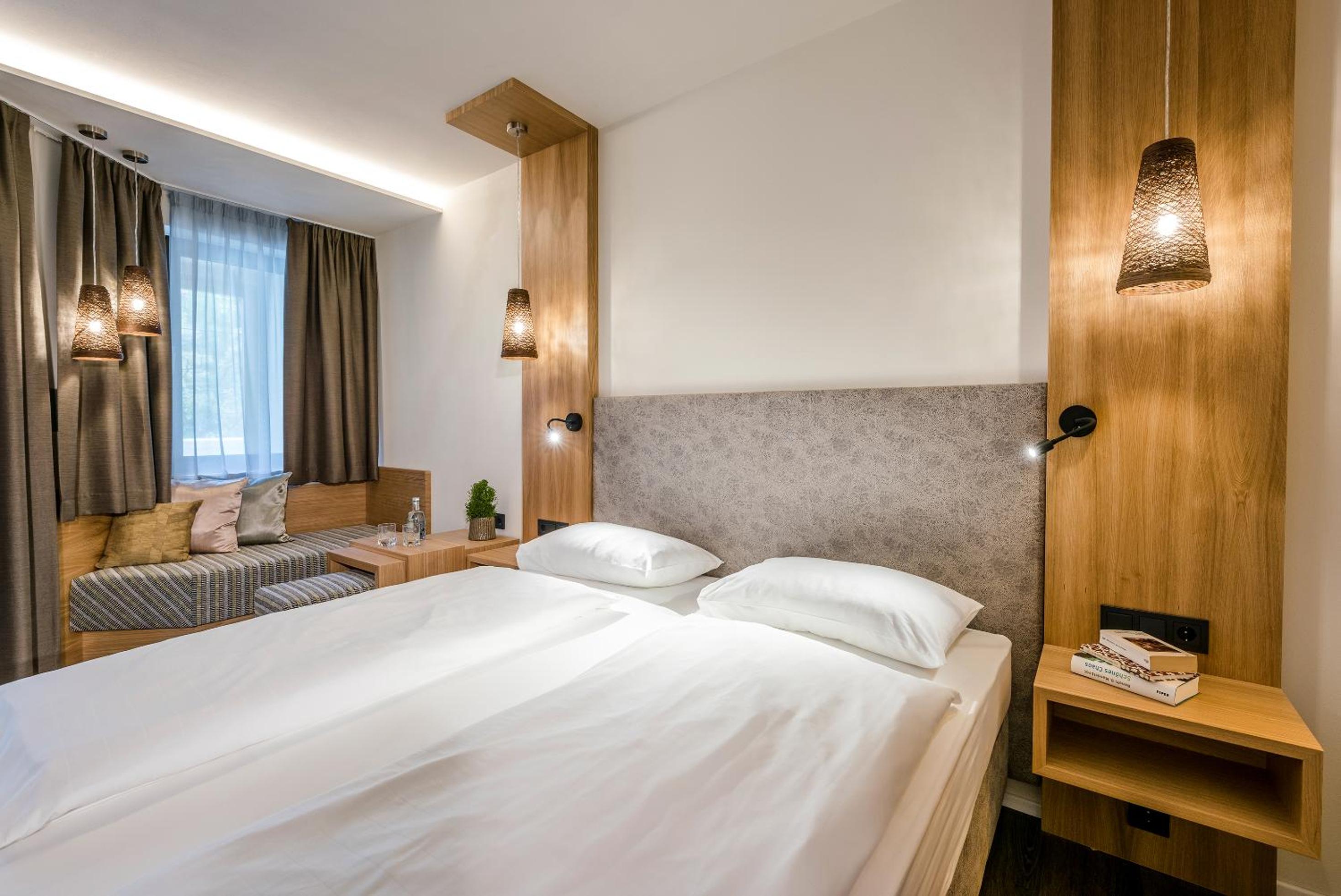 Double Room with Balcony - Photo 2