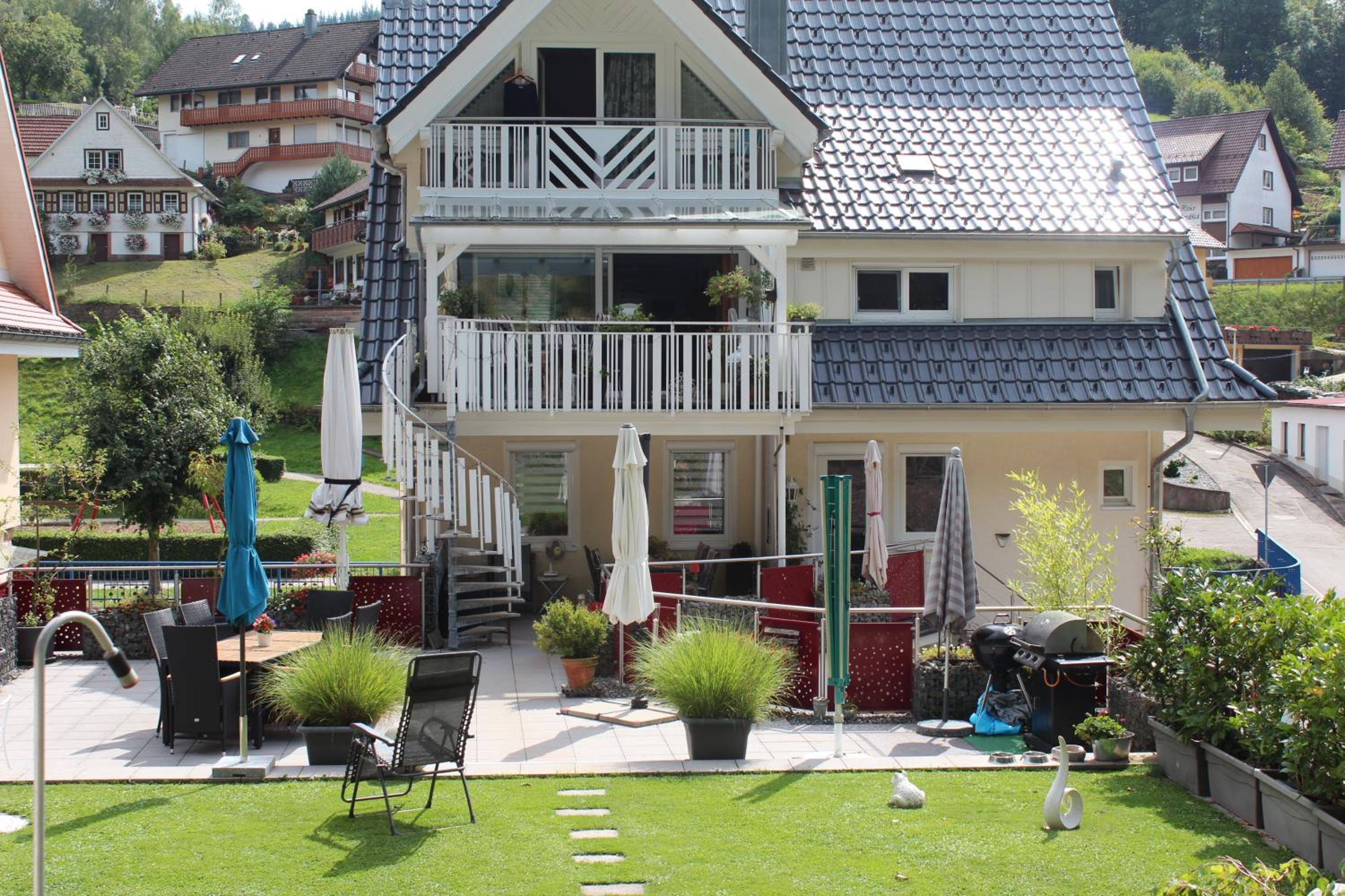 Apartment With Garden View photo 3