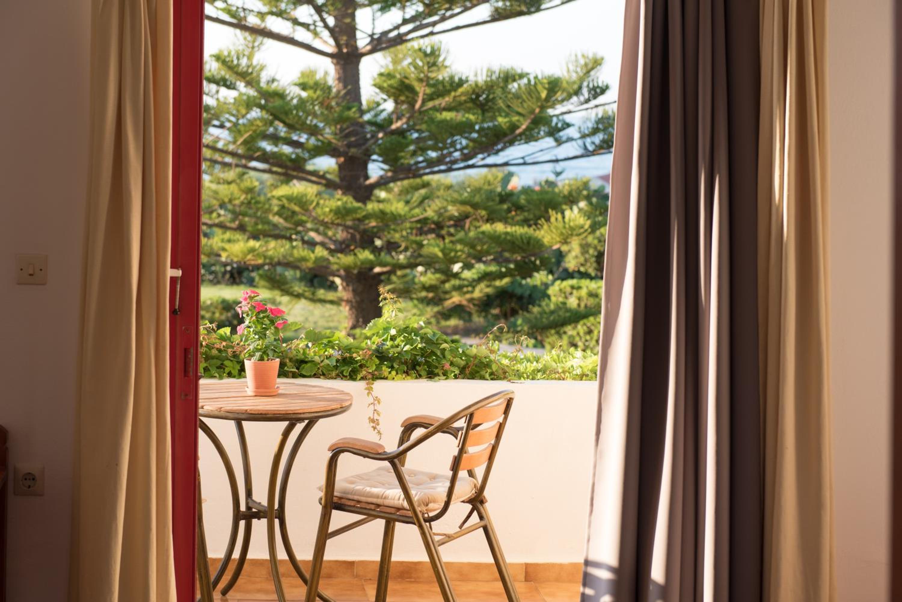 Quadruple Room with Sea View photo 2
