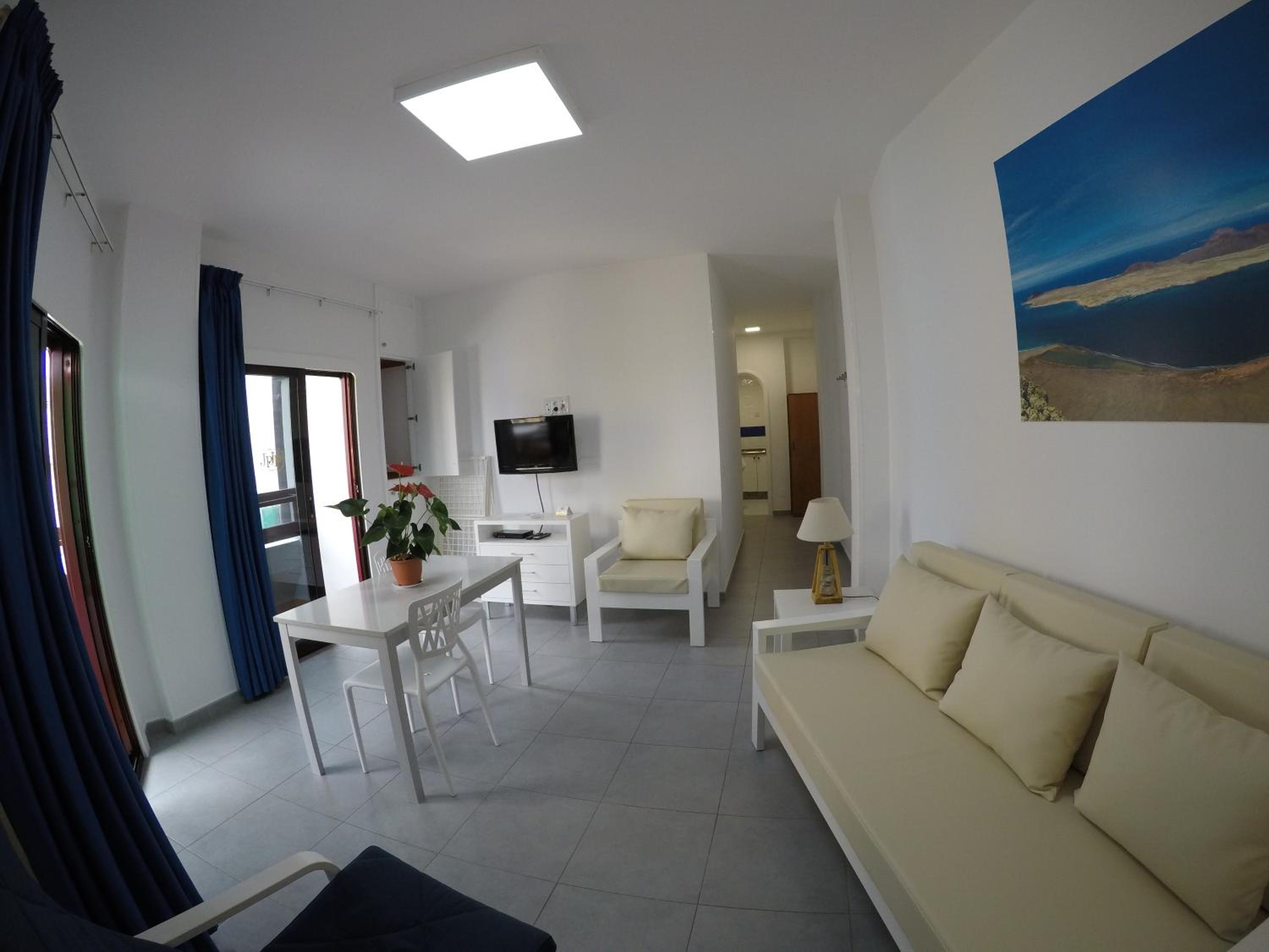 Apartment with Balcony (42)