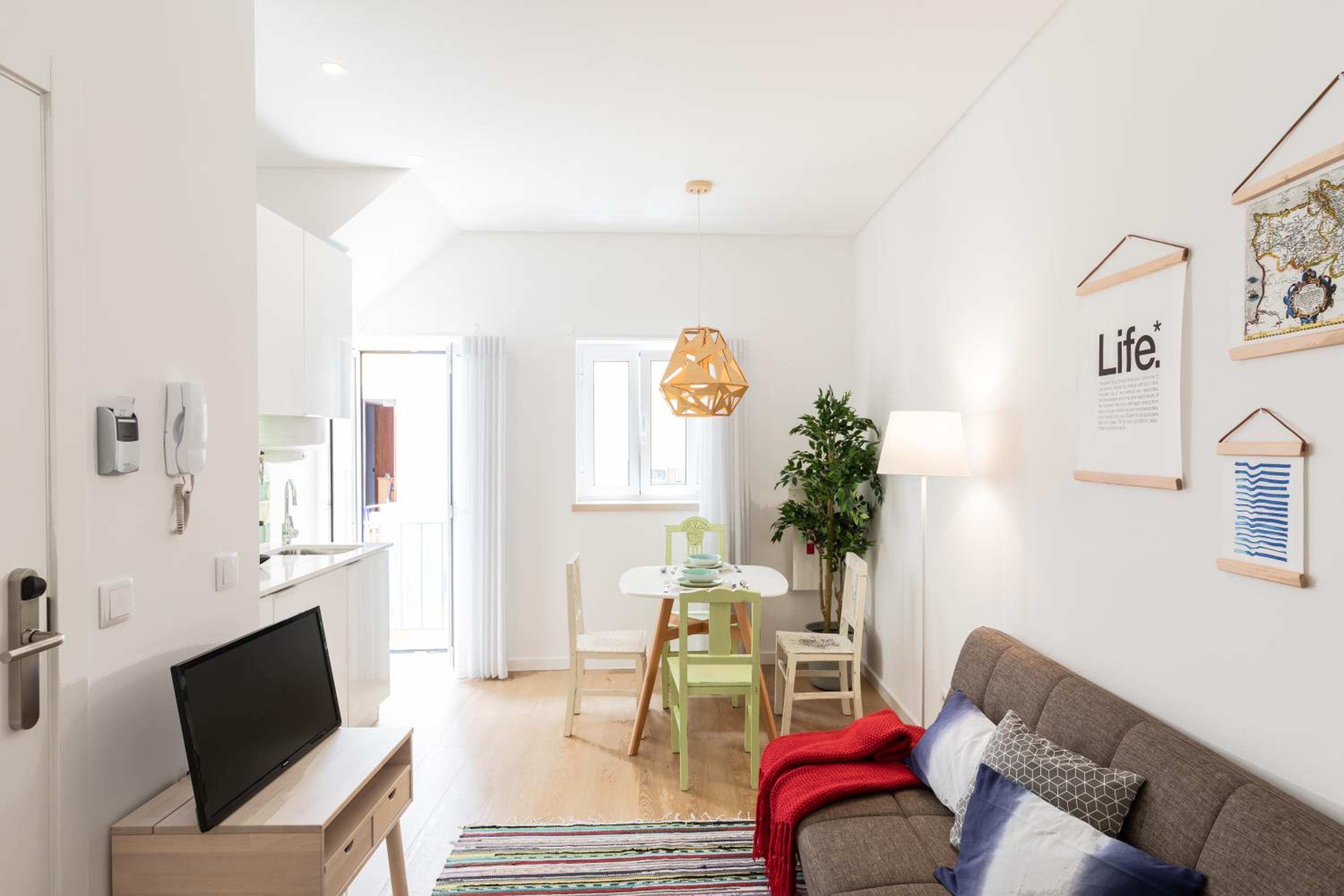Apartment photo 2