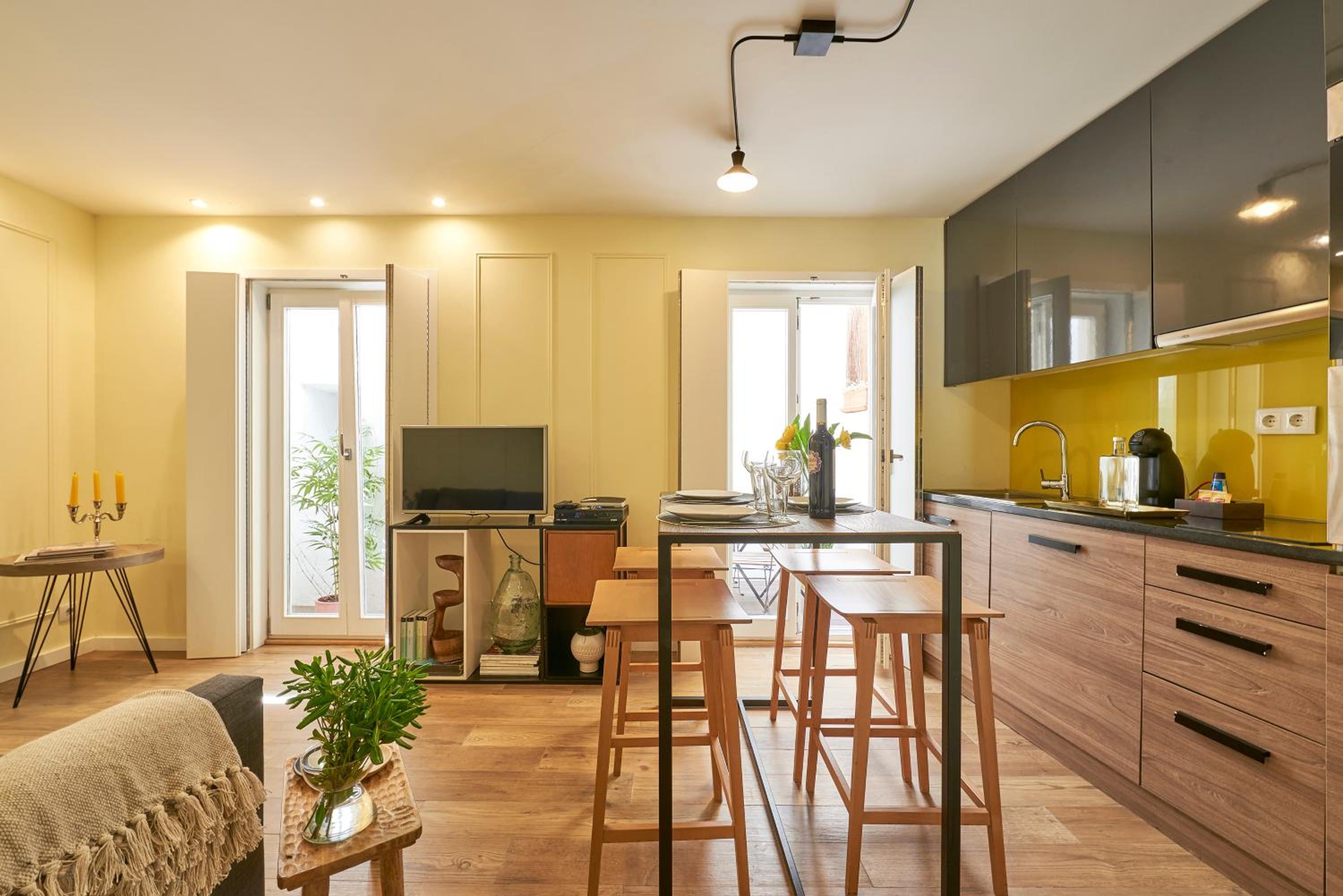 Apartment with Terrace photo 2