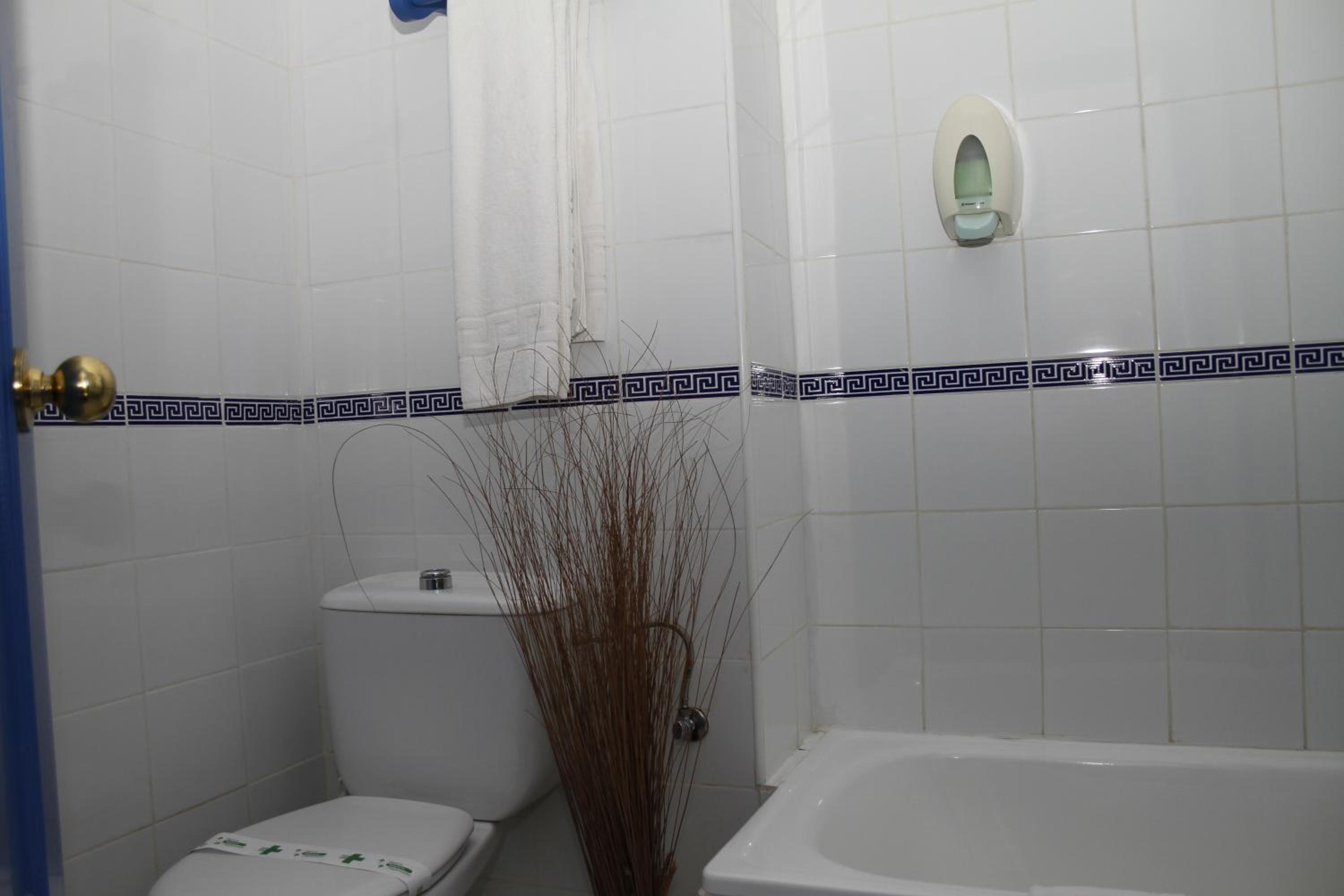 Double or Twin Room with Side Sea View photo 3