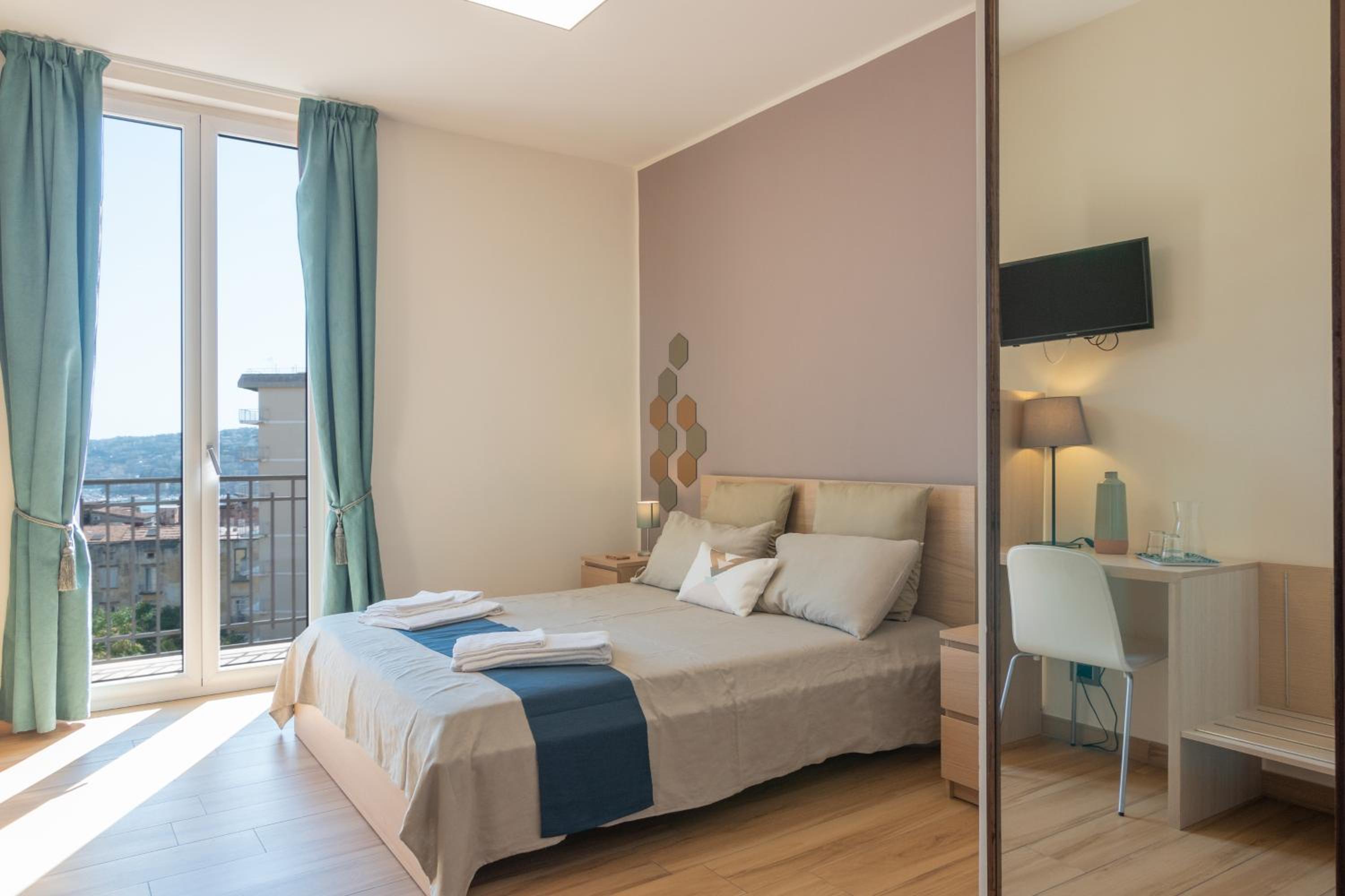 Deluxe Triple Room with Sea View