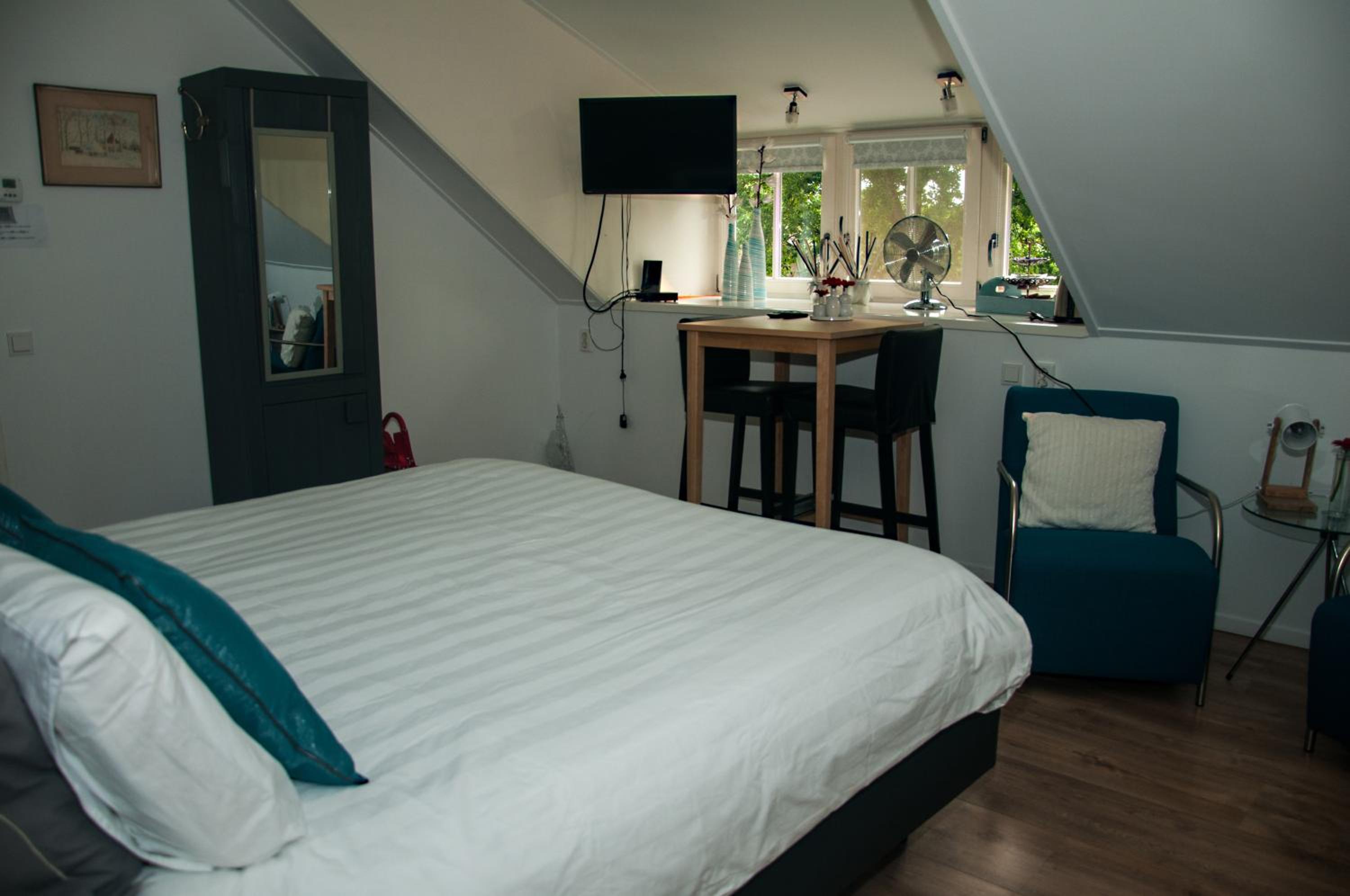 Double Room With Private Bathroom photo 2