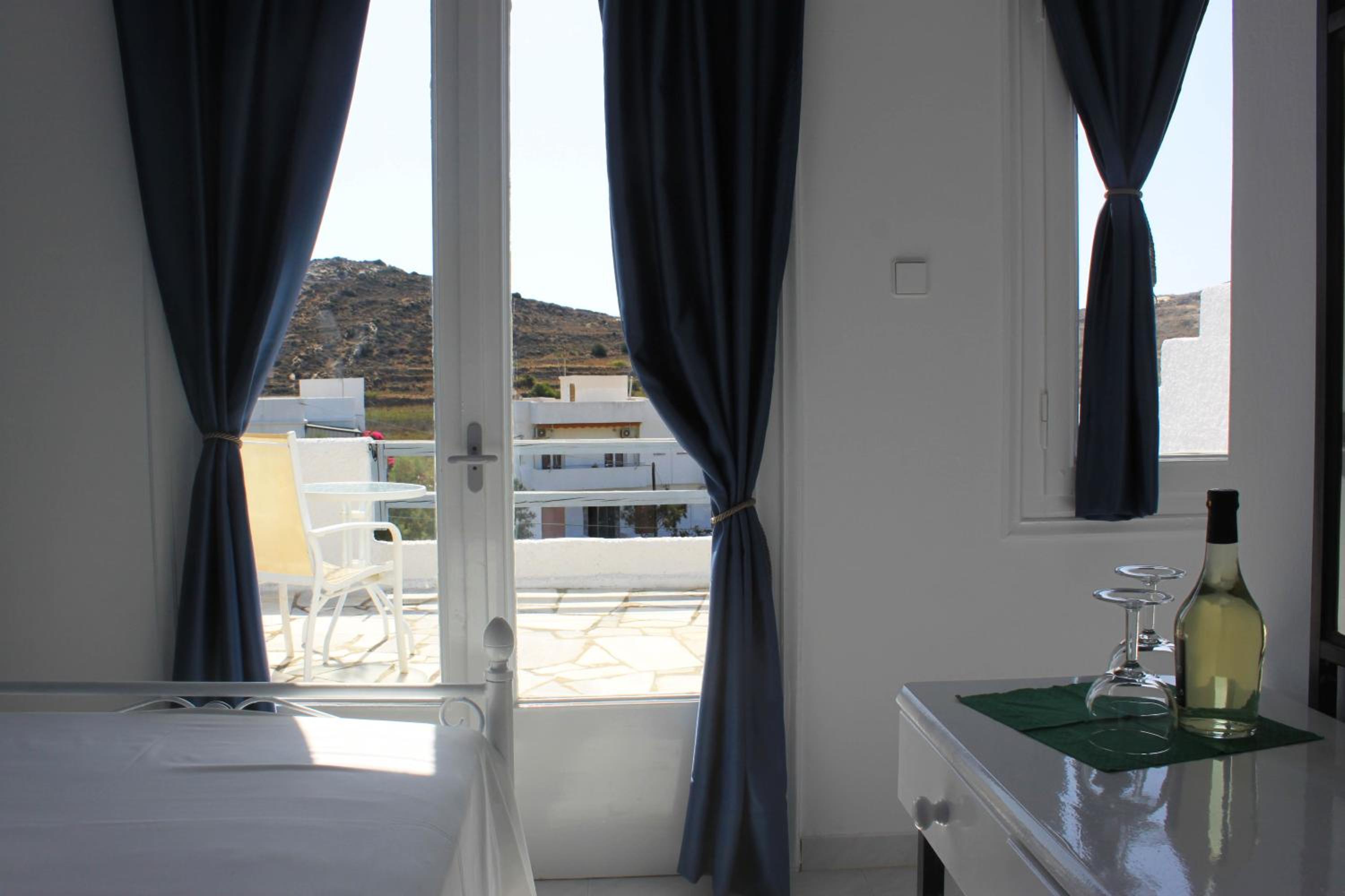 Standard Double or Twin Room with Balcony - Photo 14