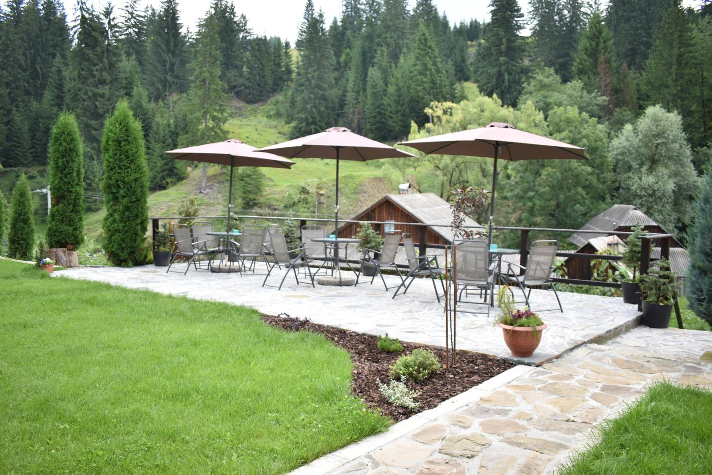 Five-Bedroom House photo 1
