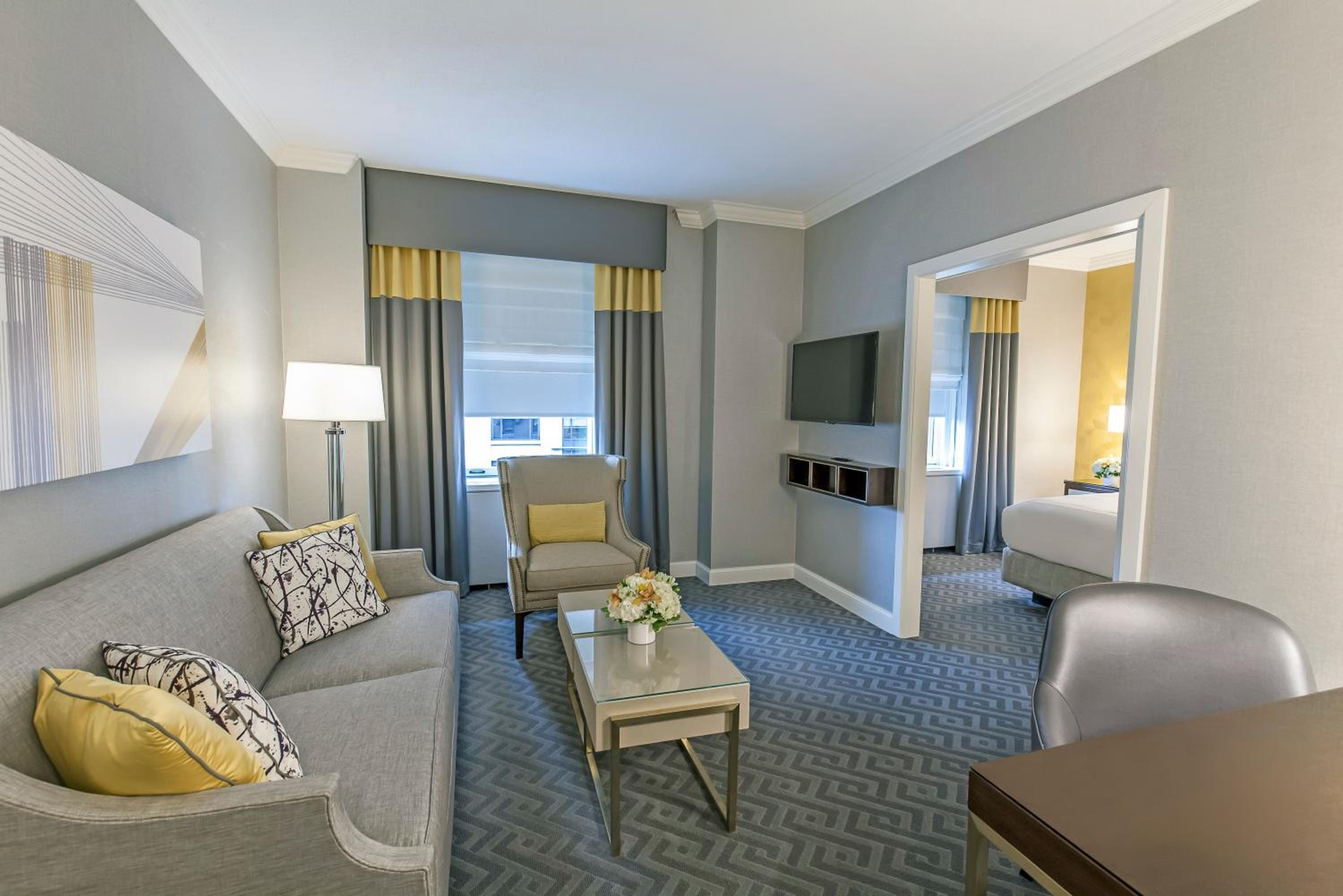 Signature Junior King Suite