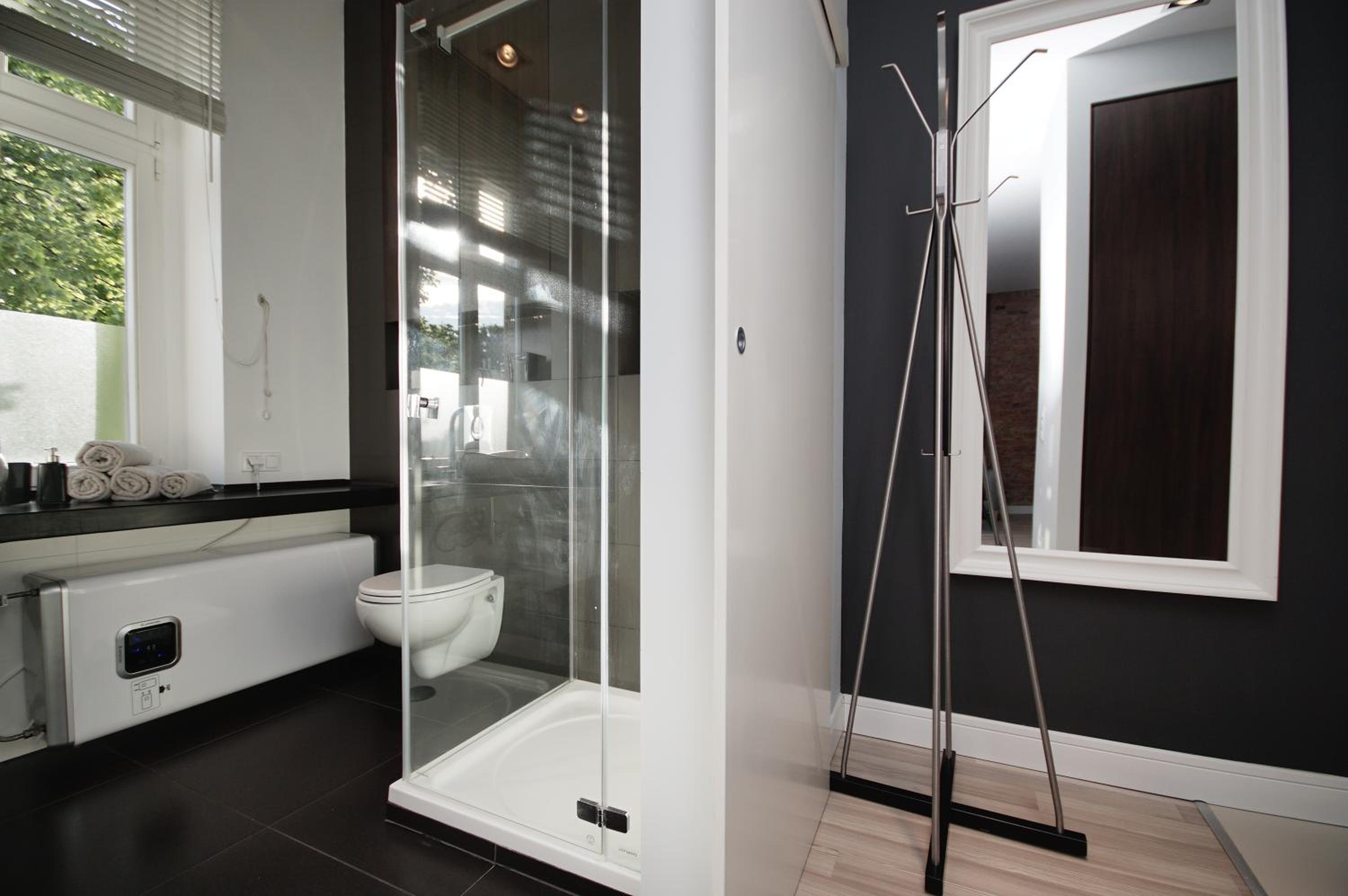 Studio Apartment - Photo 2