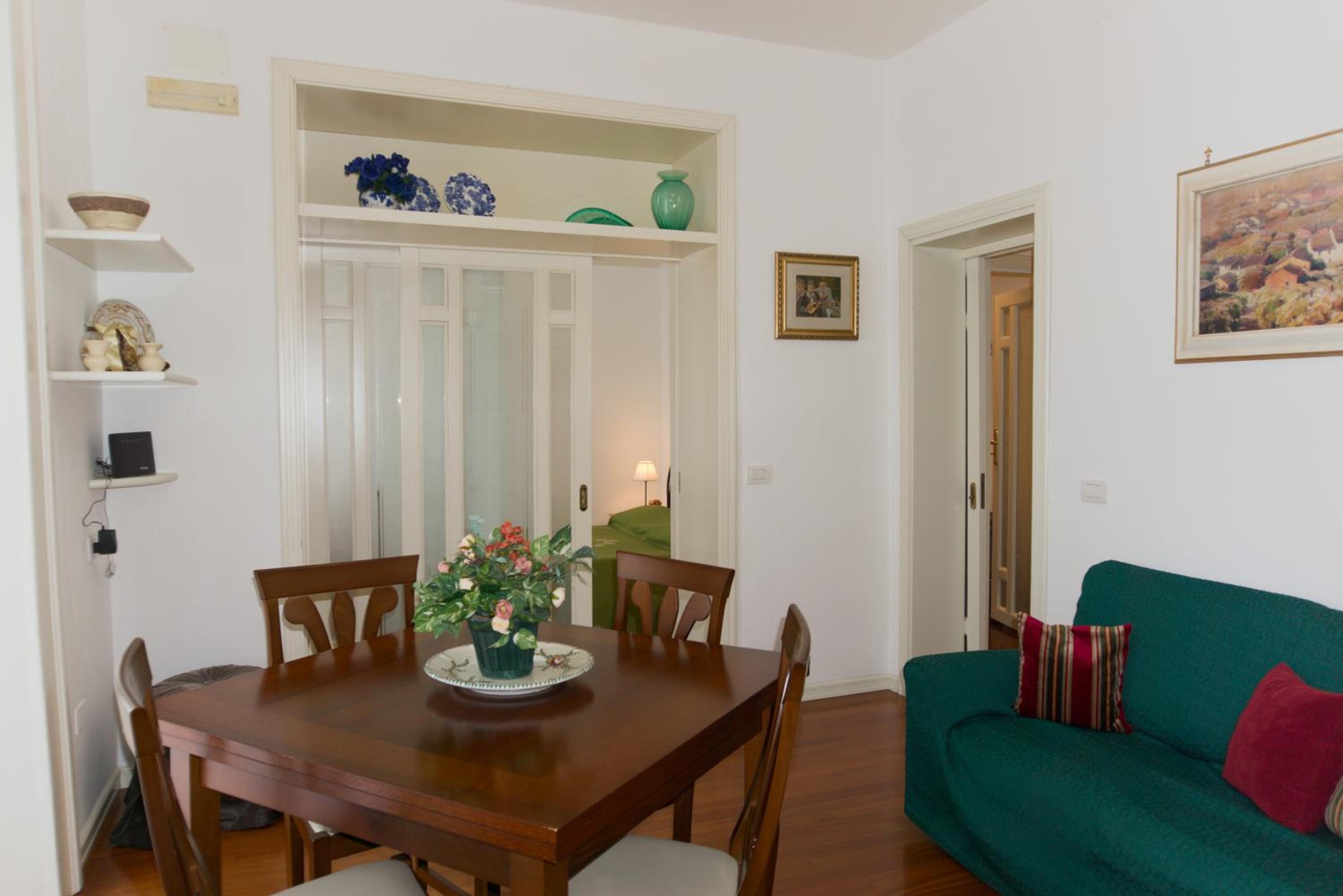 One-Bedroom Apartment photo 2