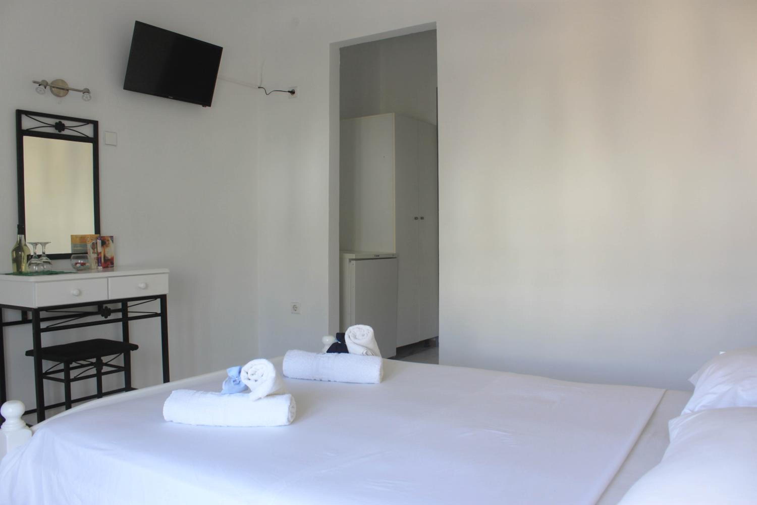 Standard Double or Twin Room with Balcony - Photo 1