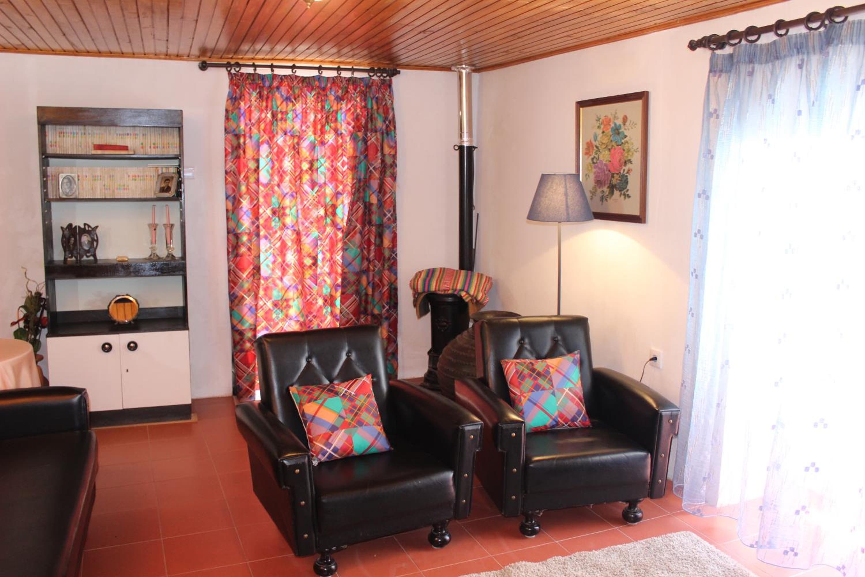 Three-Bedroom Townhouse - Photo 17