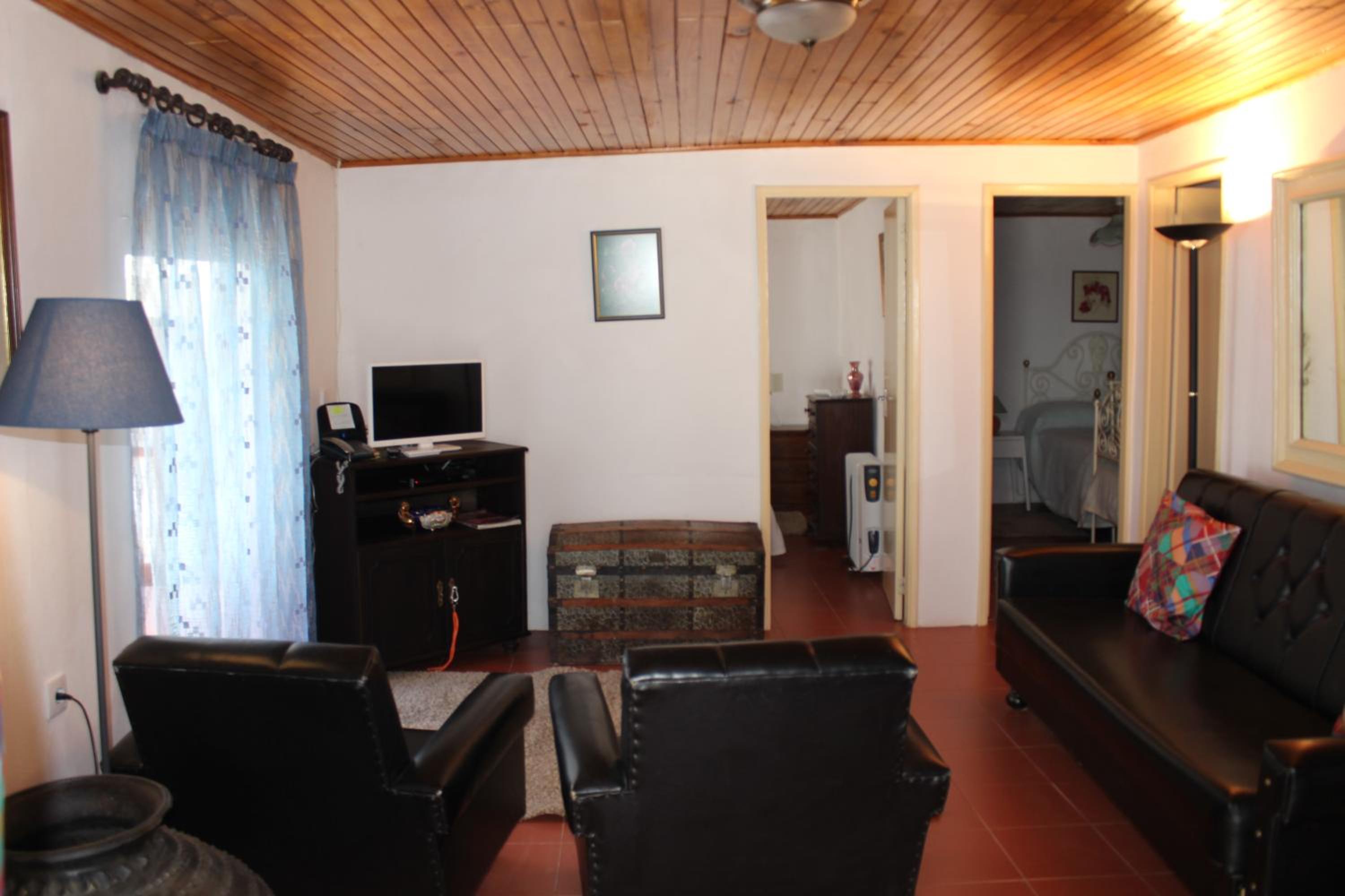 Three-Bedroom Townhouse - Photo 7