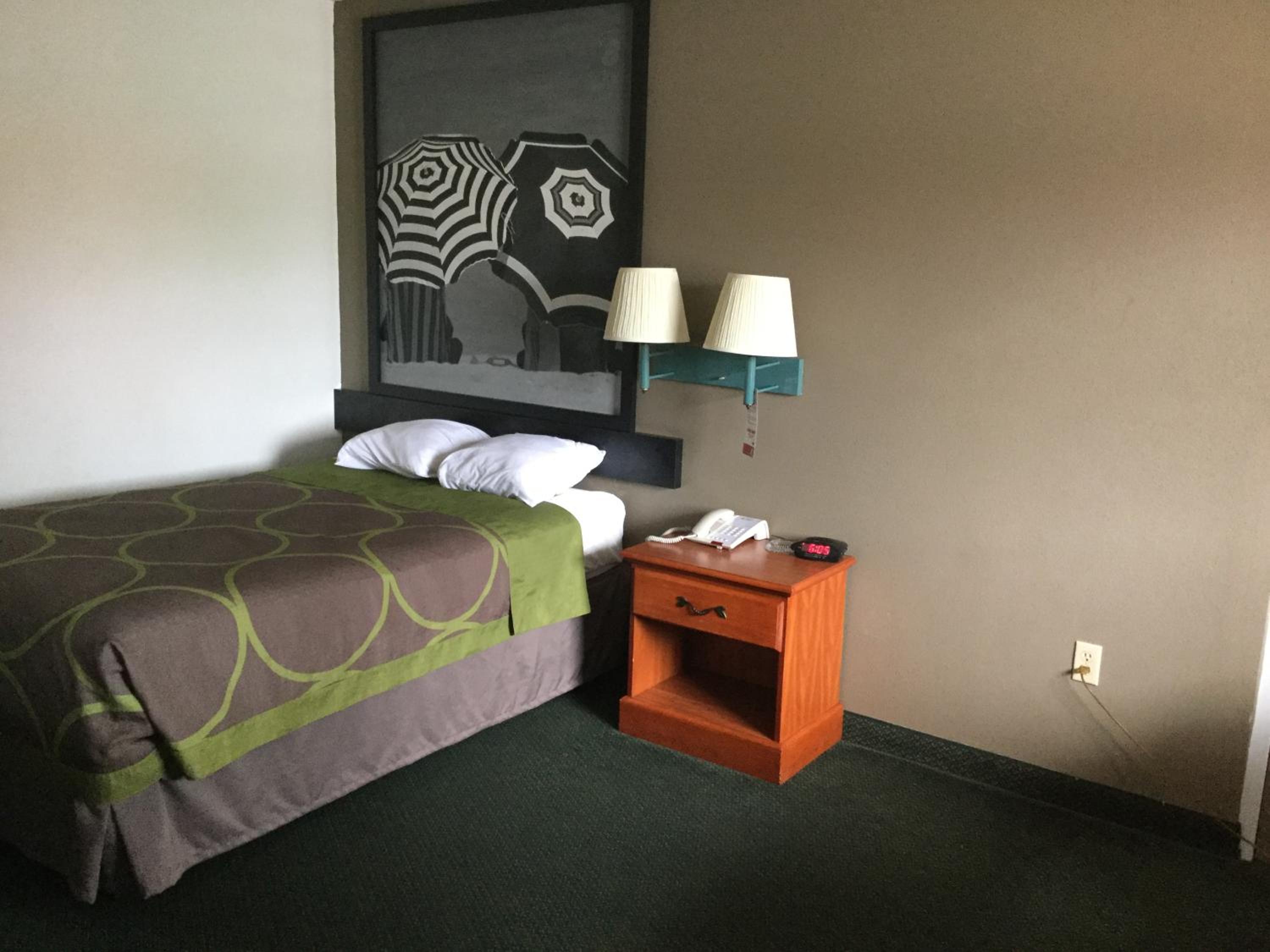 1 Full Bed, Mobility Accessible Room, Smoking photo 1