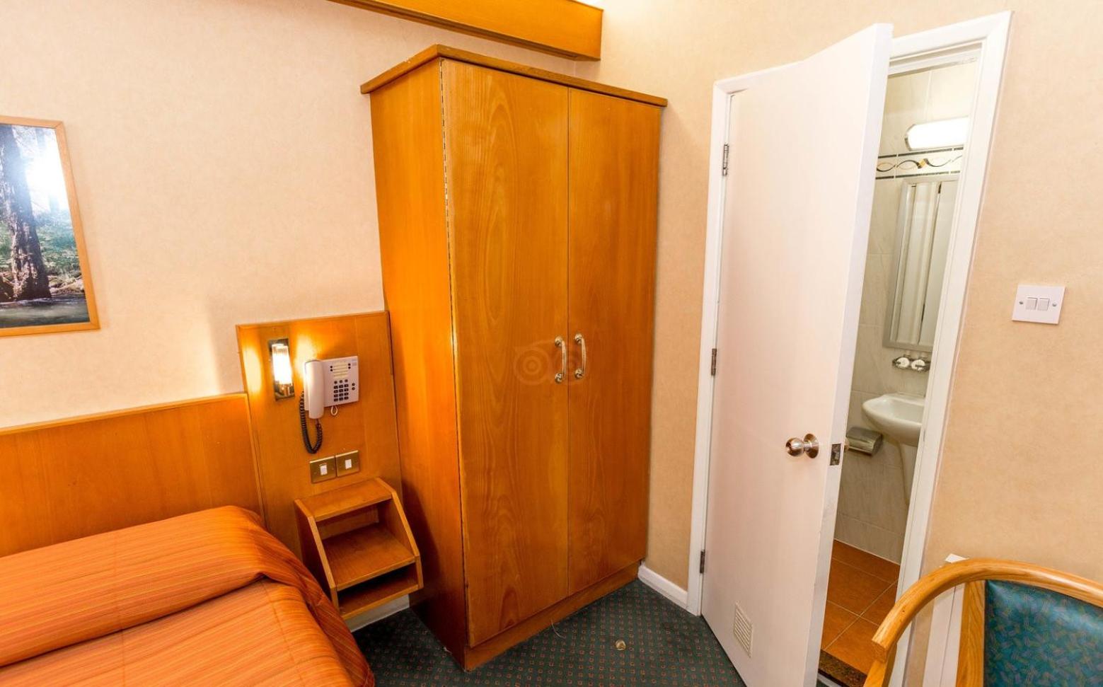 Small Single Room photo 1