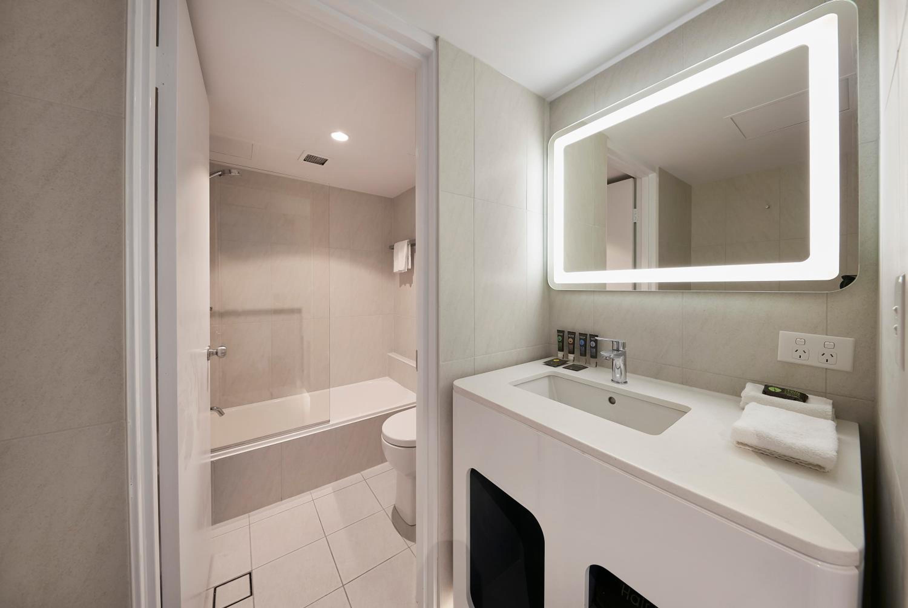 Deluxe Double Room with Two Double Beds and View