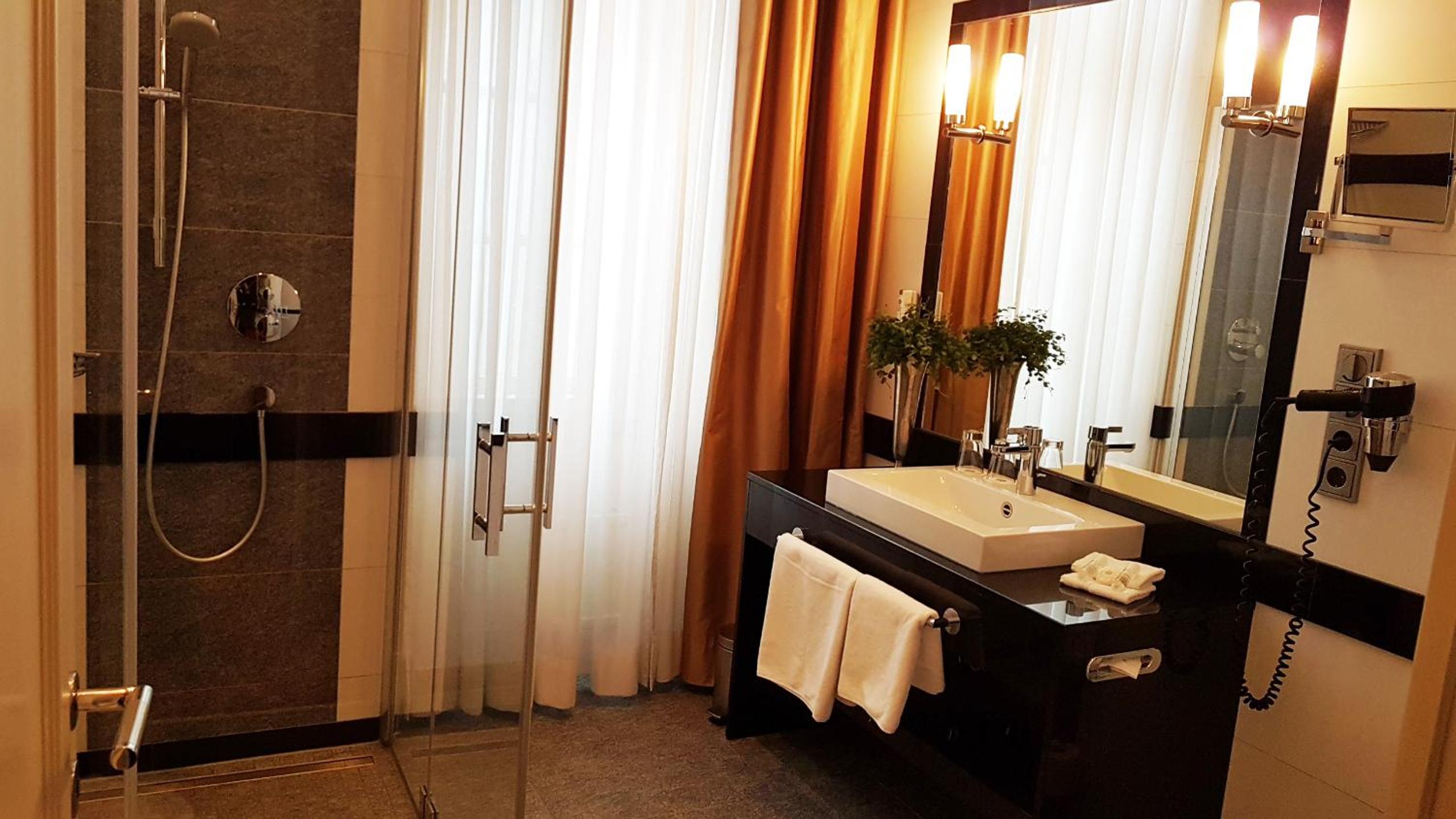 Deluxe Single Room