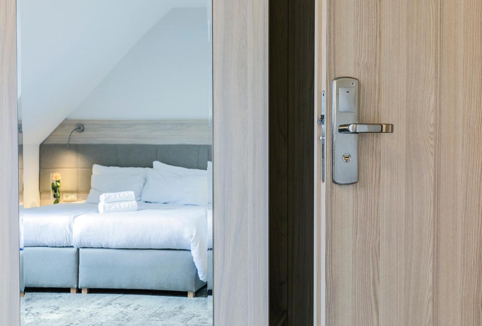Double or Twin Room with Terrace - Photo 4