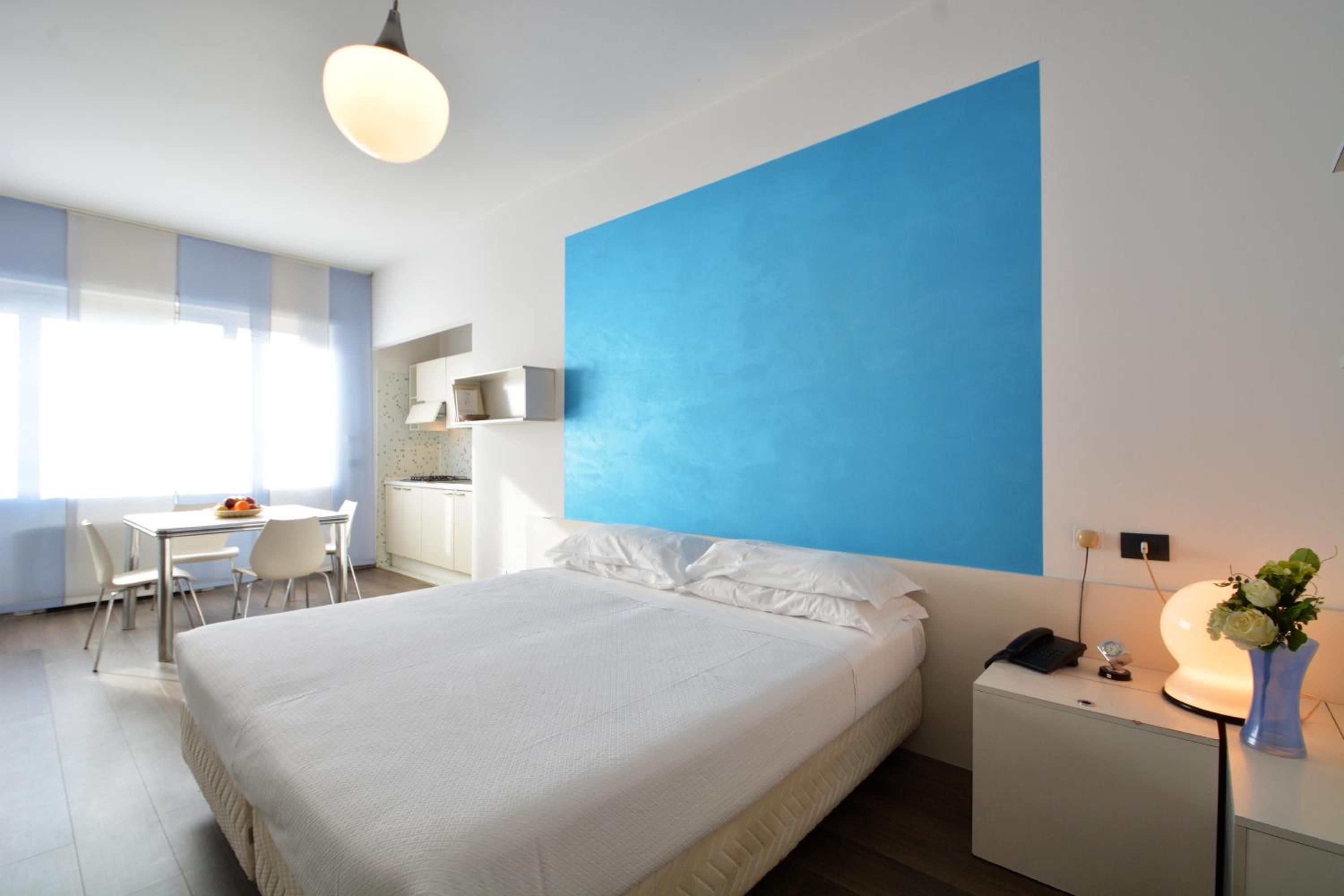 Double or Twin Room - Photo 9