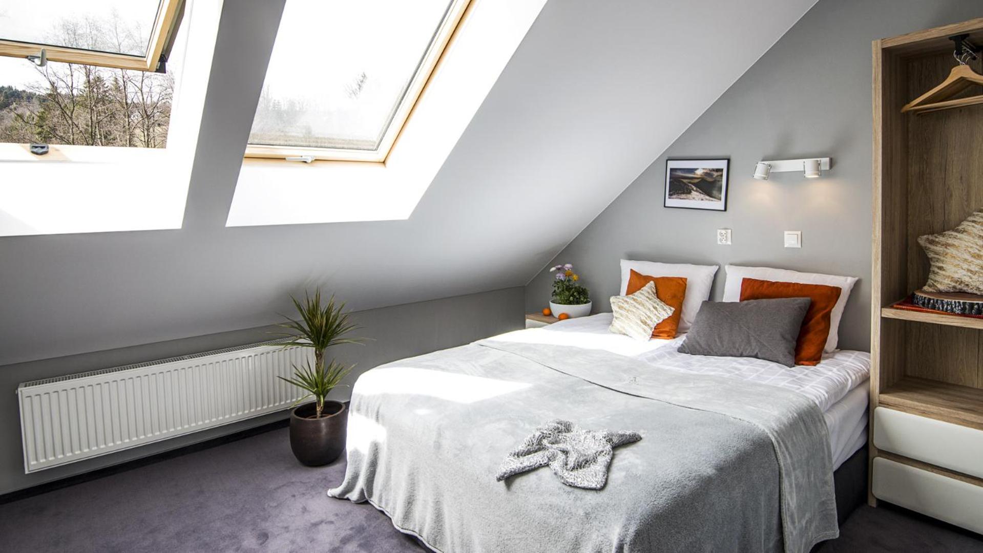 One-Bedroom Classic Apartment with air conditioning in the Attic - Photo 1