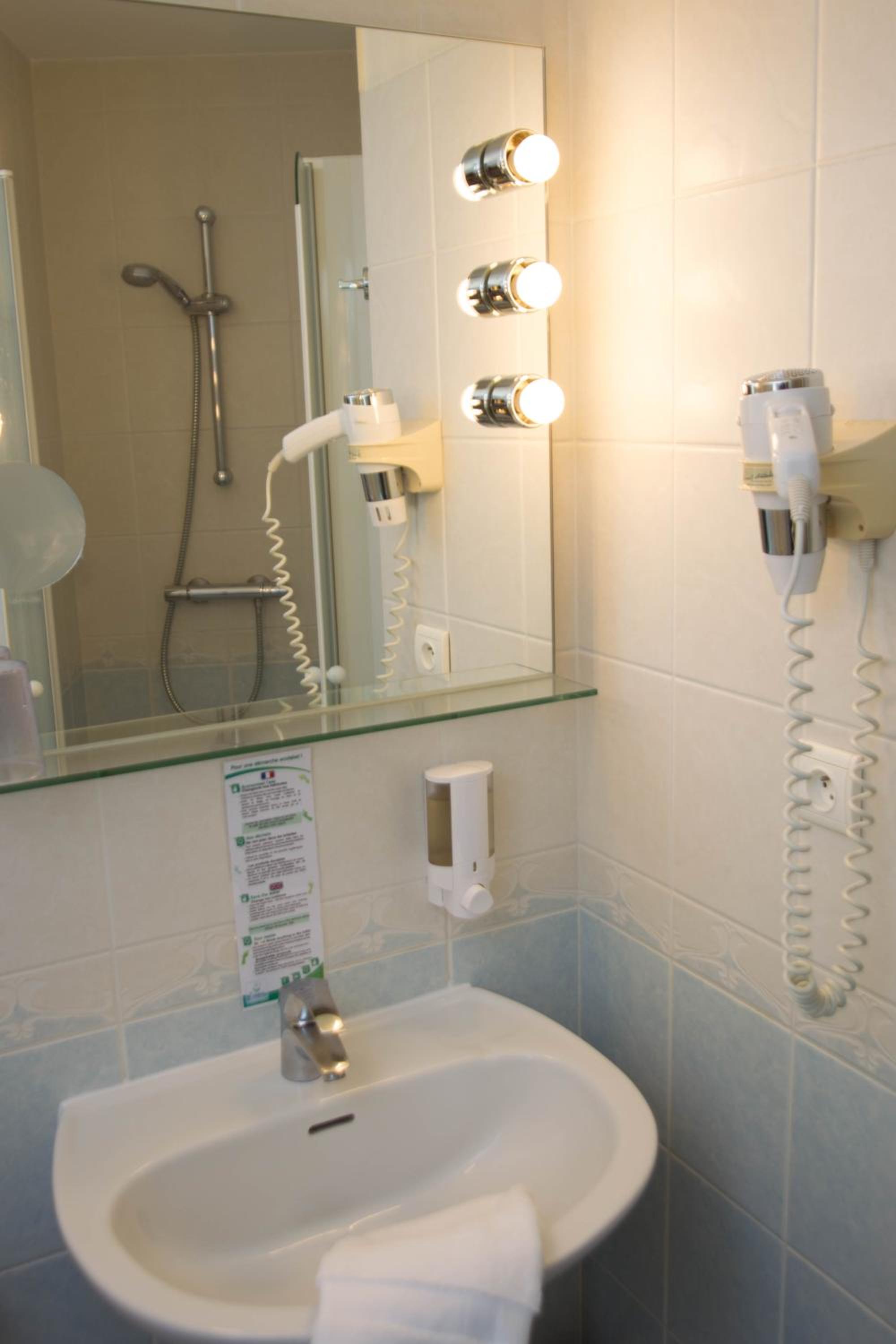 Superior Triple Room photo 2