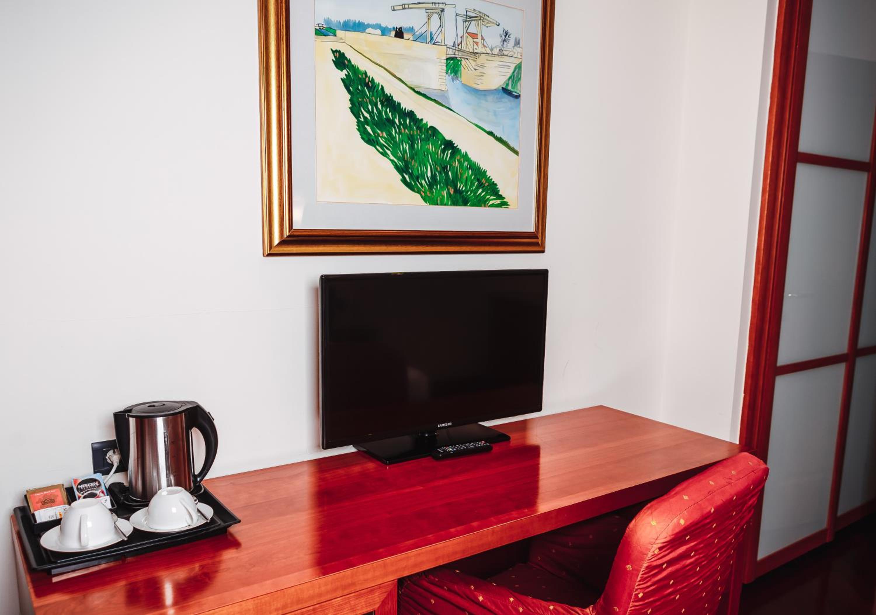 Suite - Photo 3