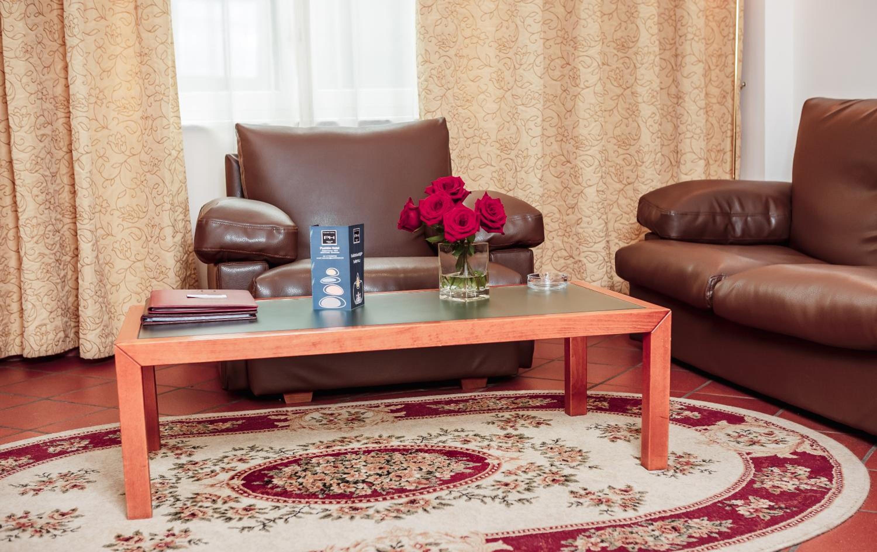 Suite - Photo 5