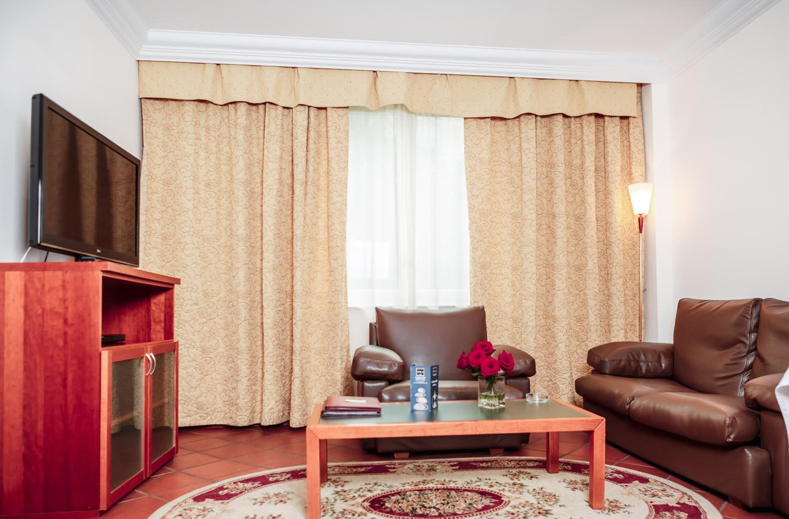 Suite - Photo 4