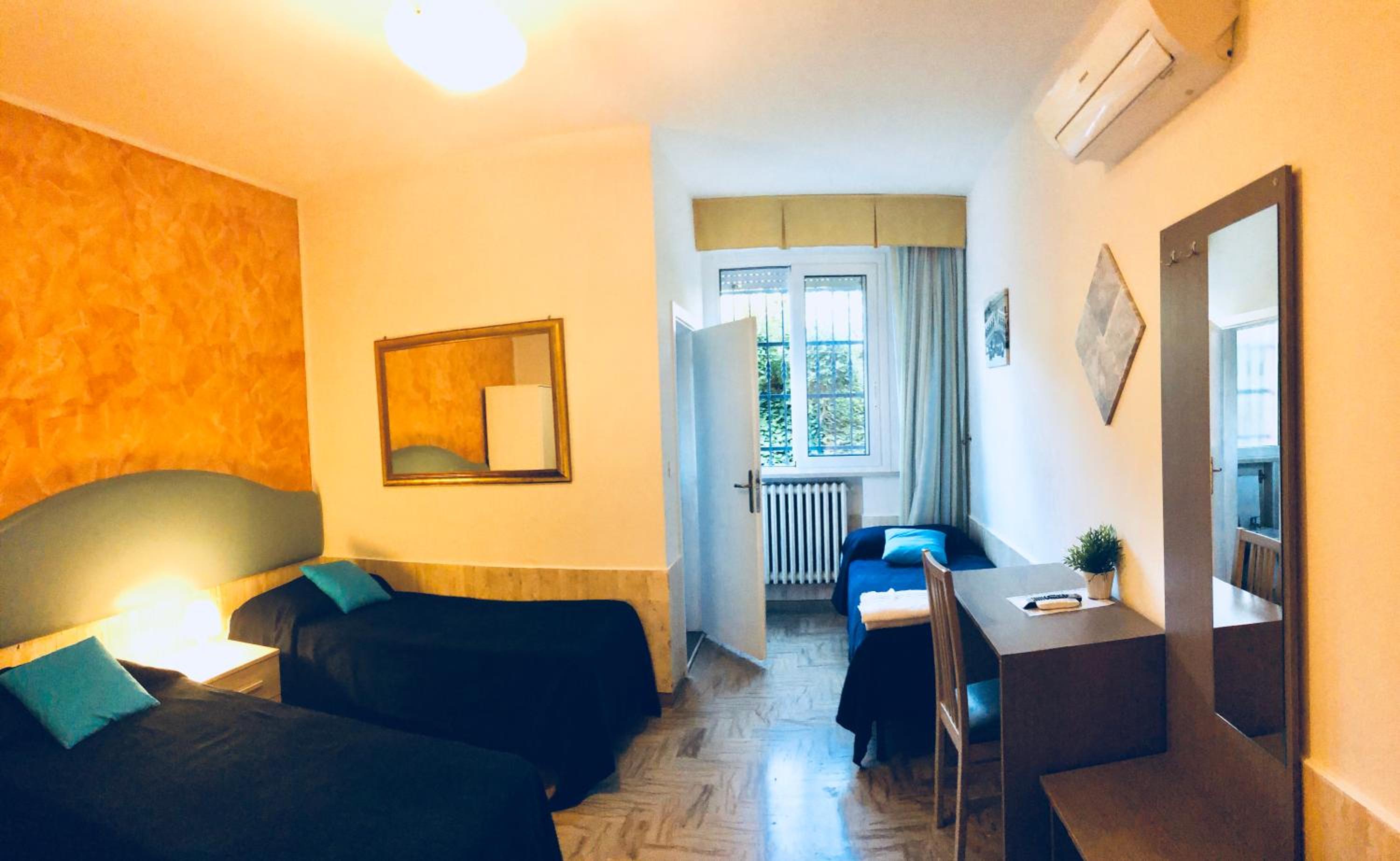 Economy Quadruple Room photo 1