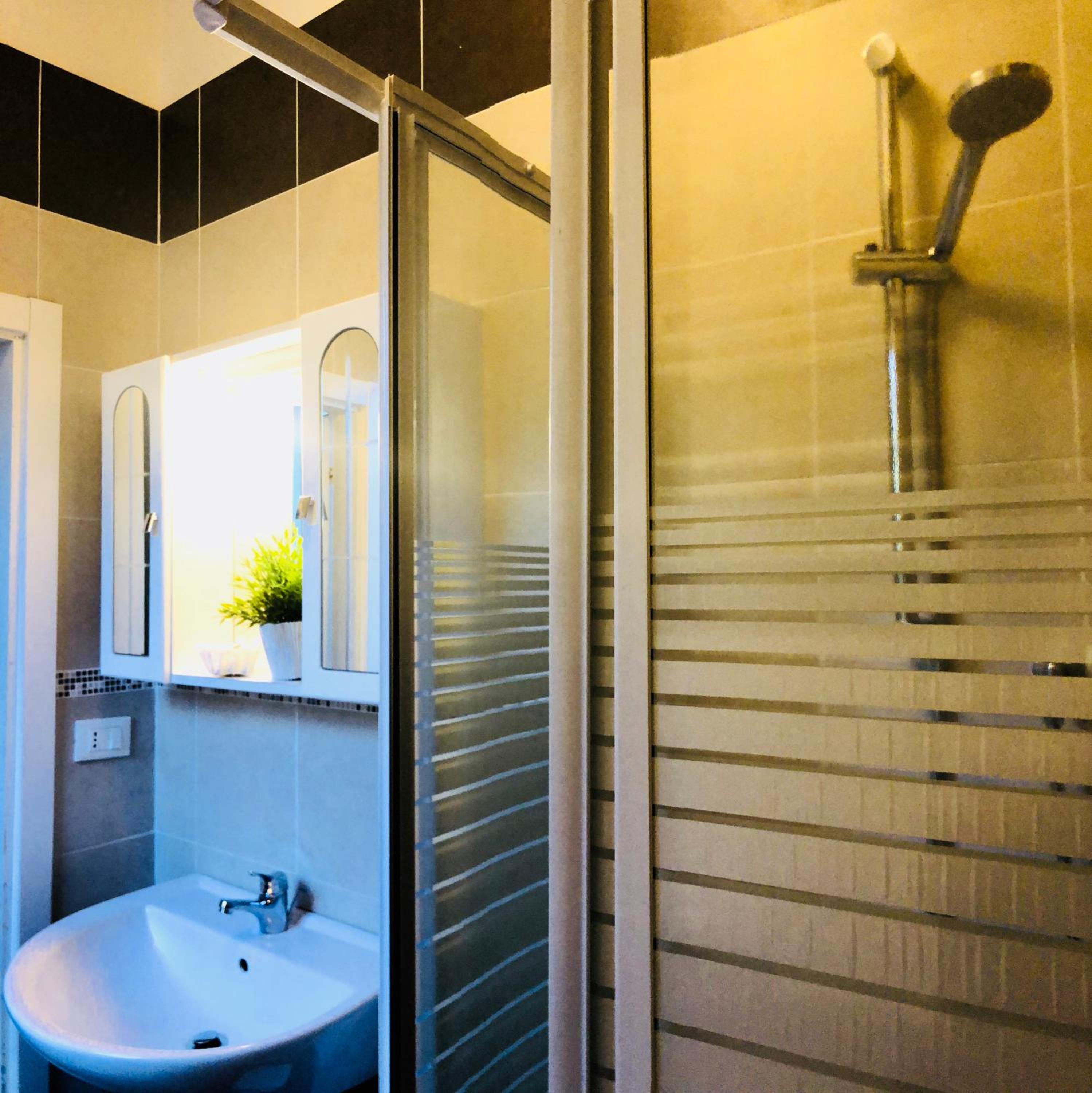 Family Room with Bathroom photo 2