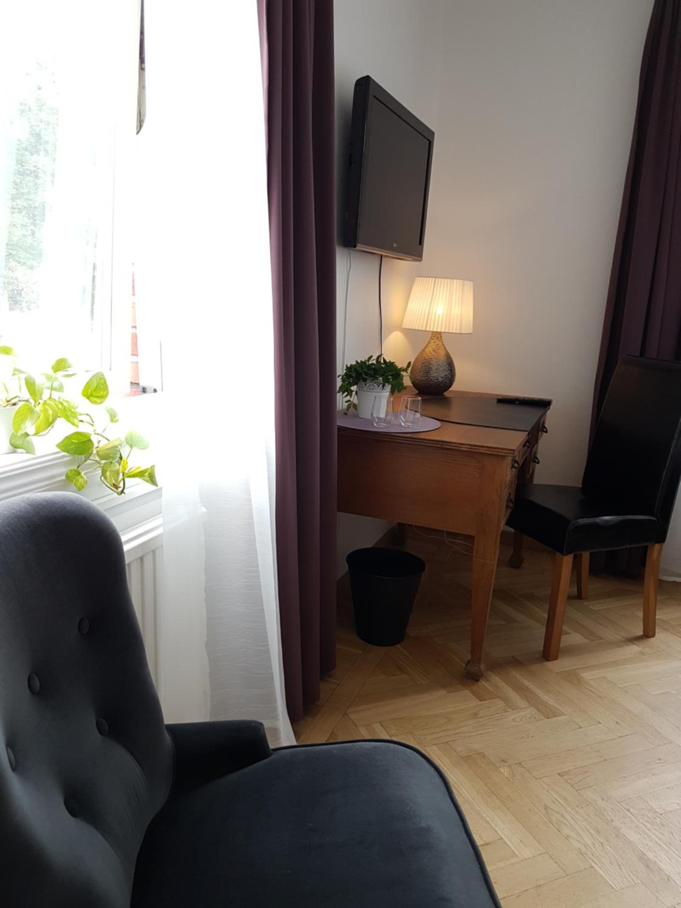 Double Room - Photo 2