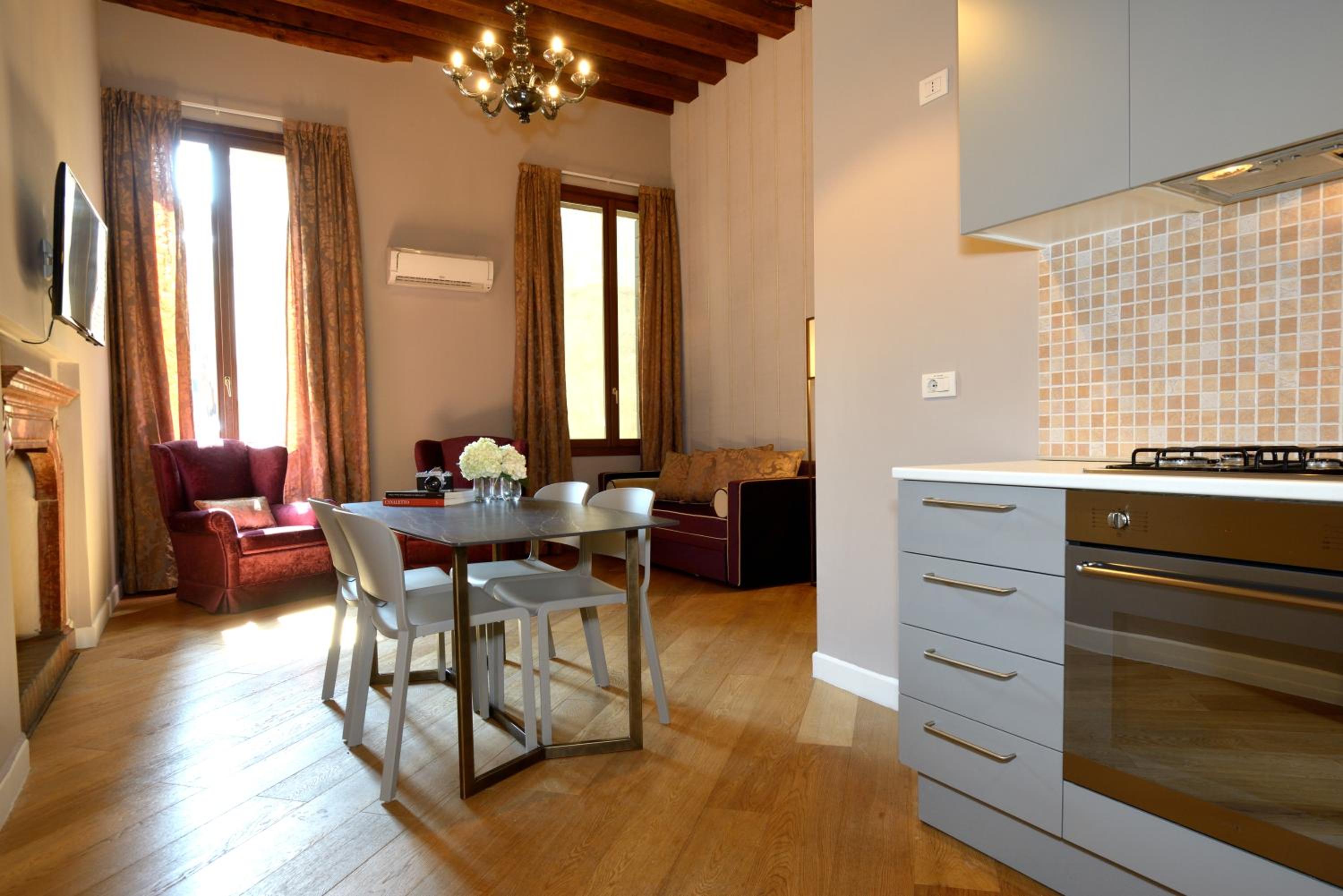 Three-Bedroom Apartment (8 Adults) (San Marco 1859) photo 2