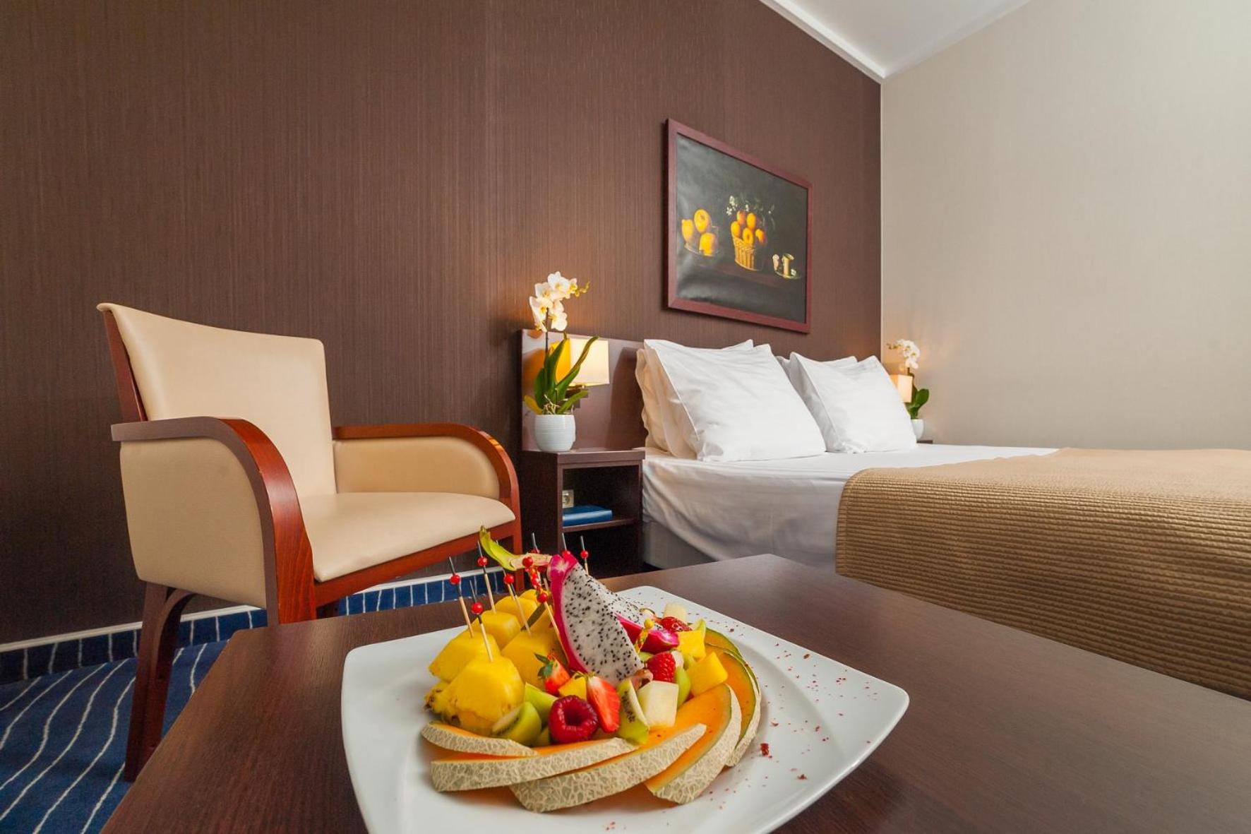 Queen Superior Suite - Photo 1
