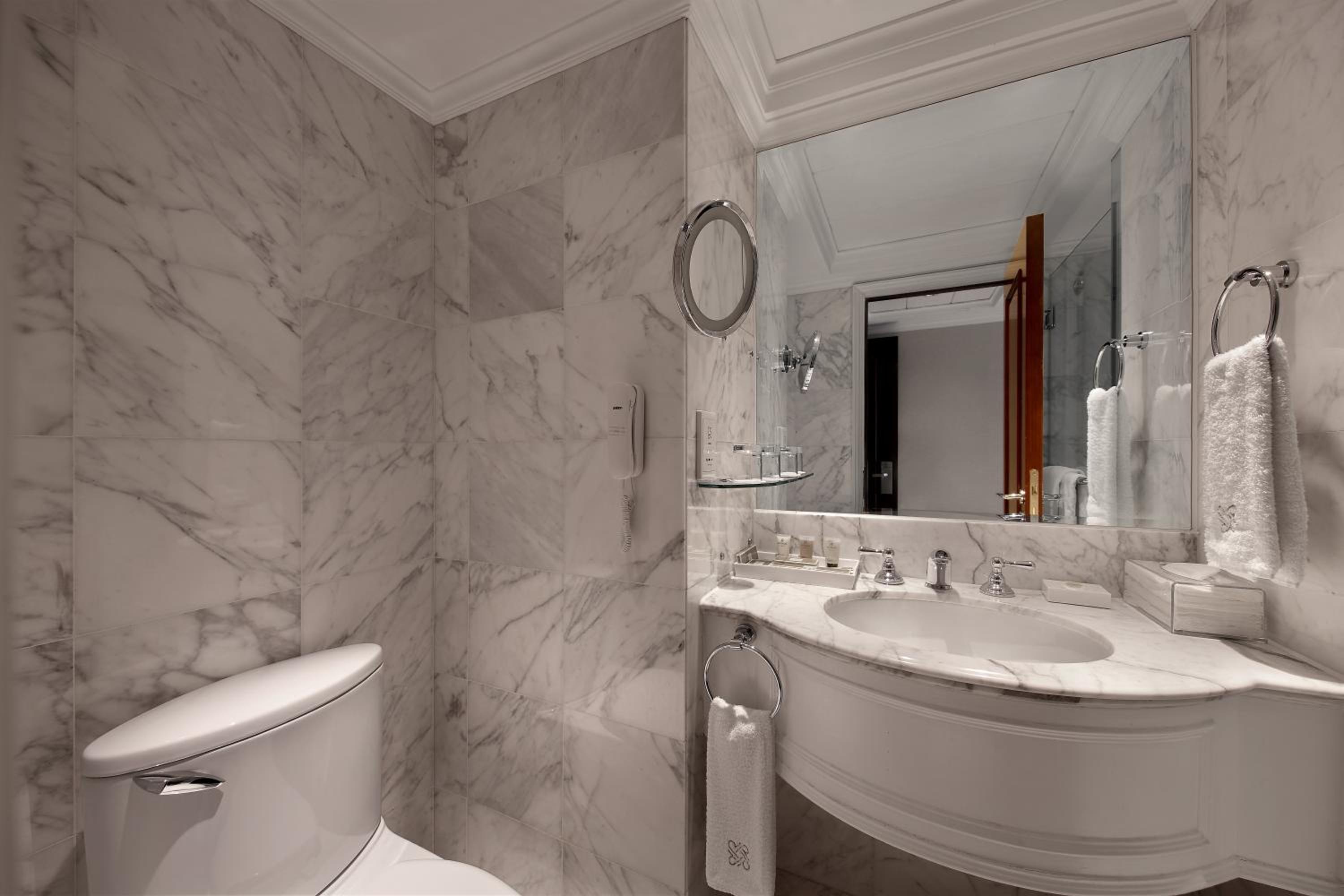 Royal Premier Twin Room - Photo 2