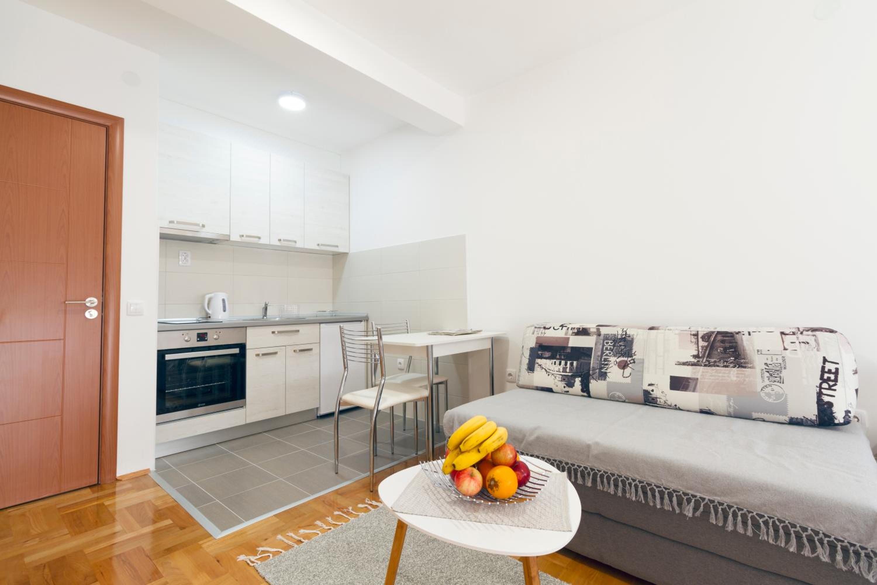Studio Apartment - Photo 3