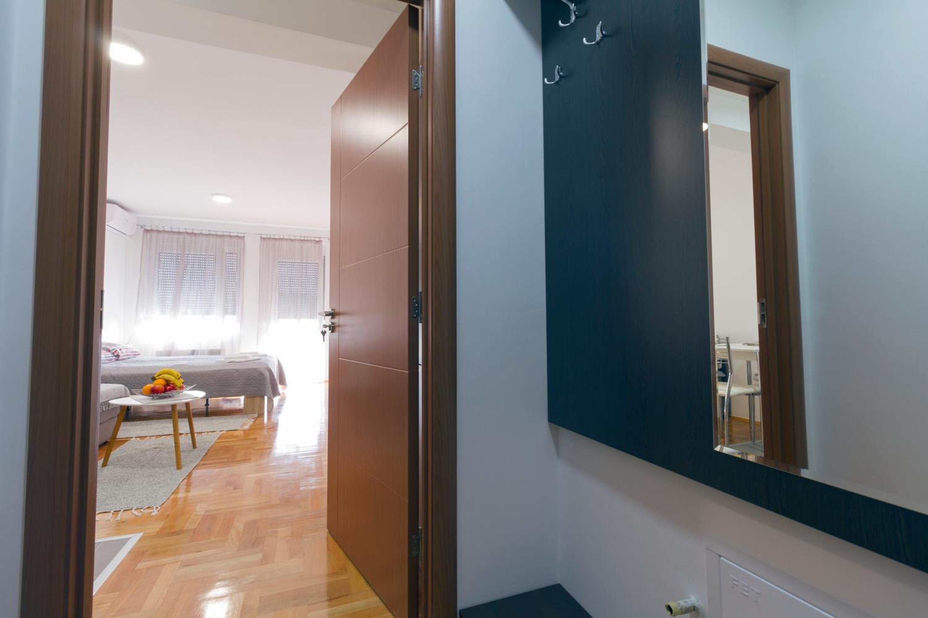 Studio Apartment - Photo 11