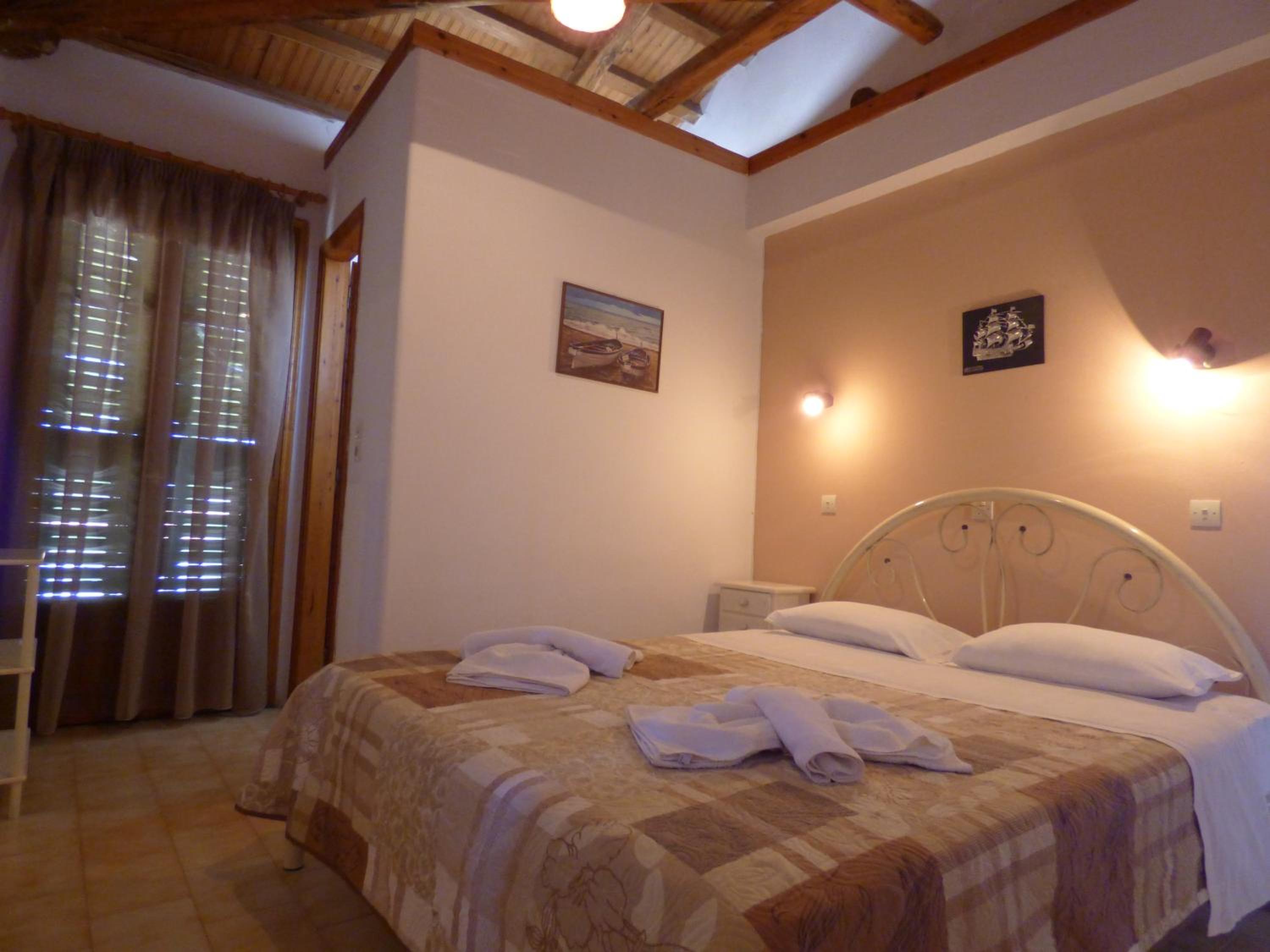 One-Bedroom Apartment - Photo 6