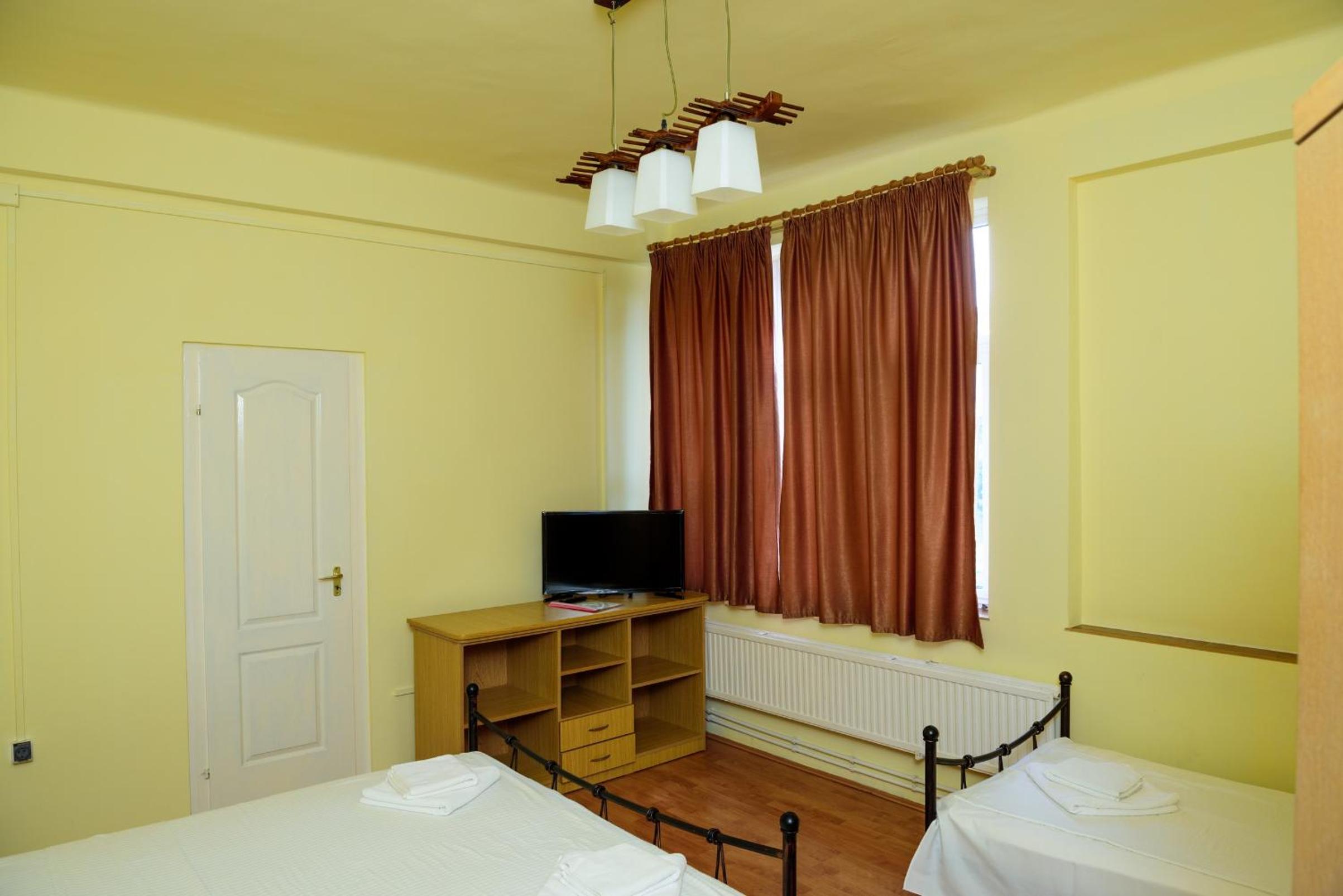 One-Bedroom Suite photo 3