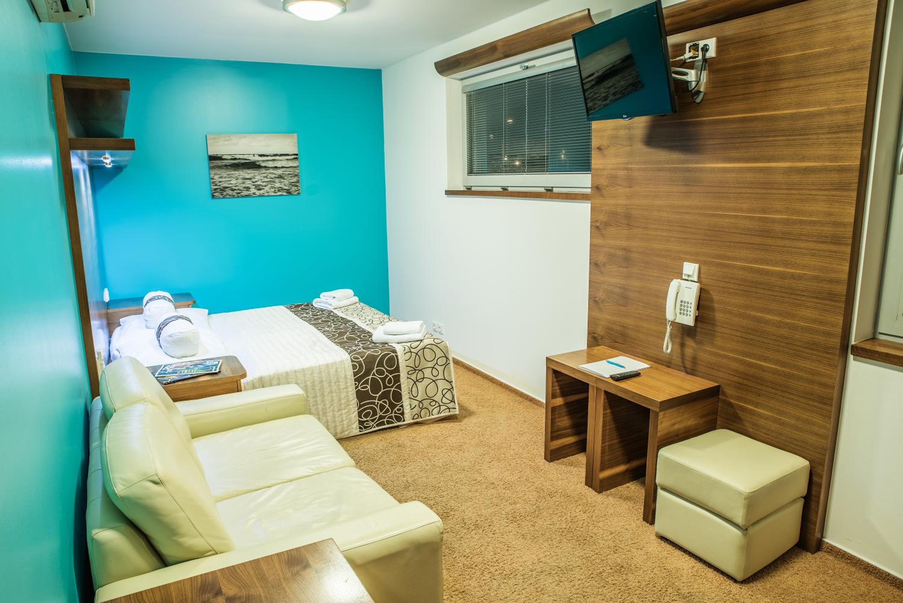 Officer's Cabin - Deluxe Double or Twin Room photo 3
