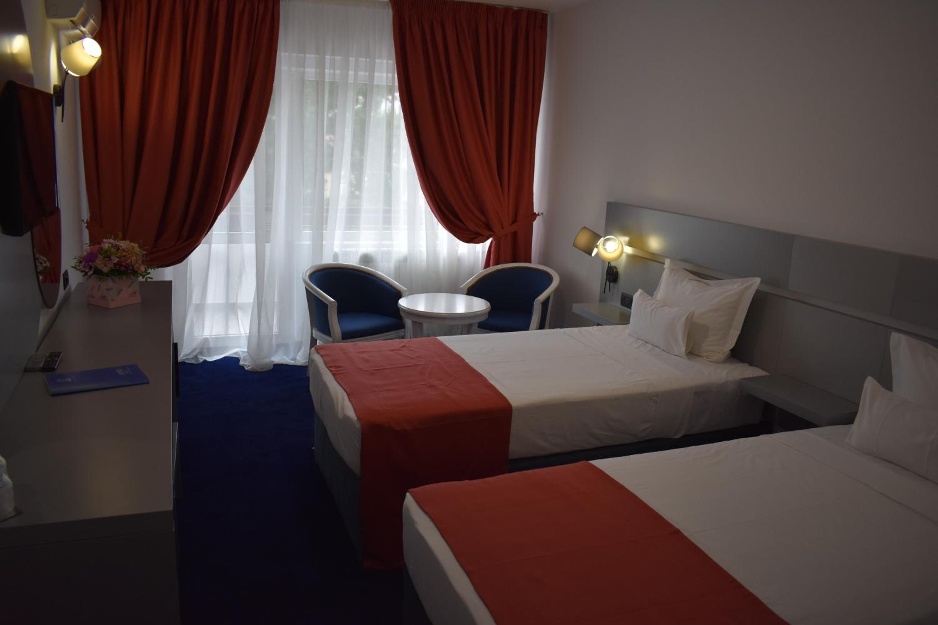 Deluxe Twin Room - Photo 3