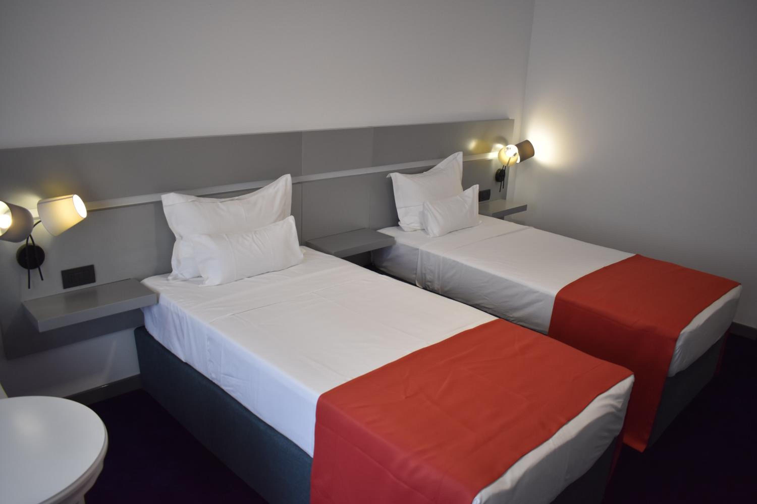 Deluxe Twin Room - Photo 1